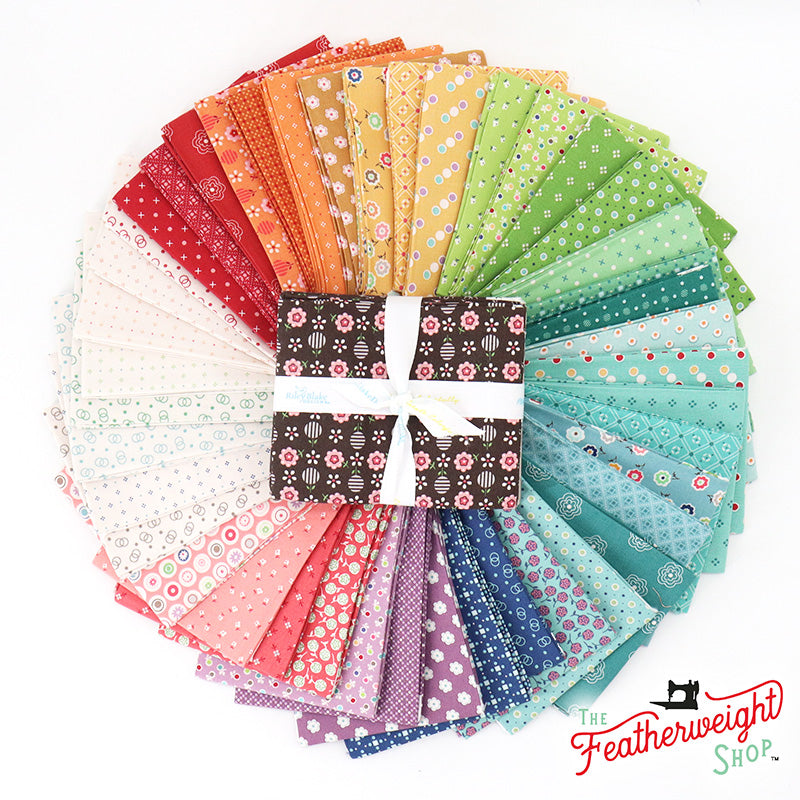 Fabric, BEE DOTS by Lori Holt - FAT QUARTER BUNDLE