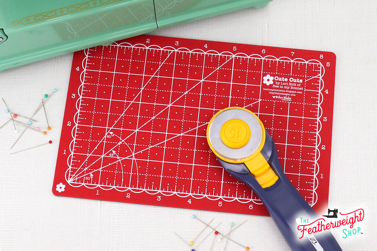 Cutting Mat, MINI 5" x 8" Lori Holt Reversible (RED & GREEN)