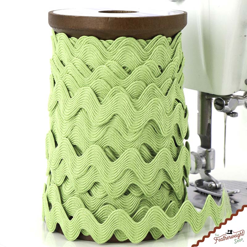 5/8" Inch LETTUCE Vintage Trim Large RIC RAC by Lori Holt (by the yard)