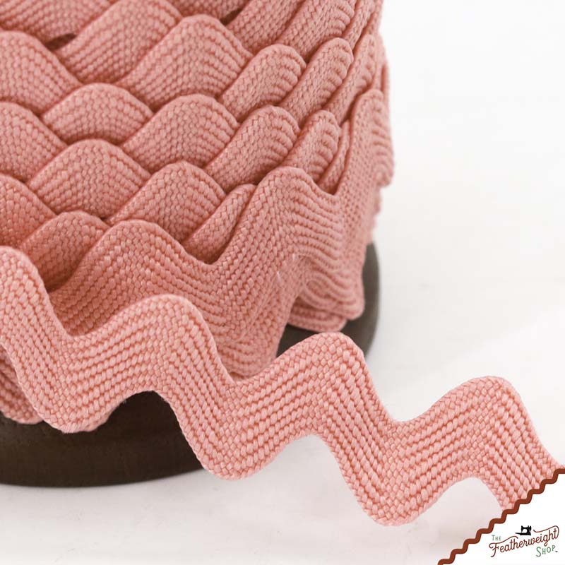 5/8" Inch RILEY CORAL VINTAGE TRIM Large RIC RAC by Lori Holt (by the yard)