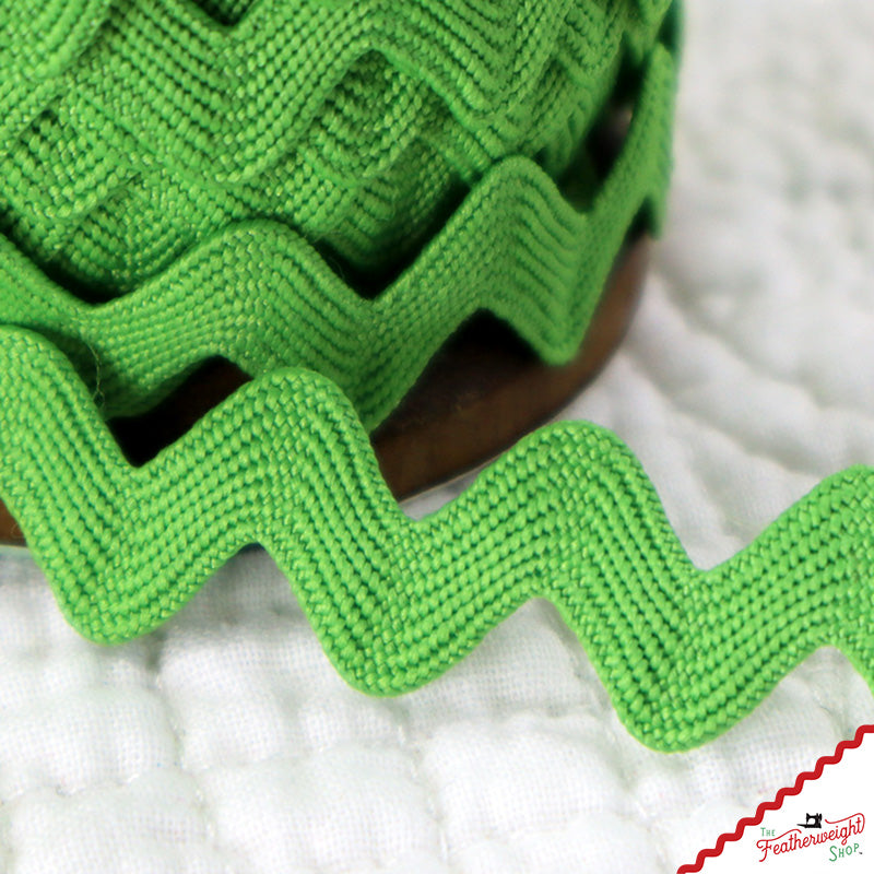 5/8" Inch RILEY GREEN VINTAGE TRIM Large RIC RAC by Lori Holt (by the yard)