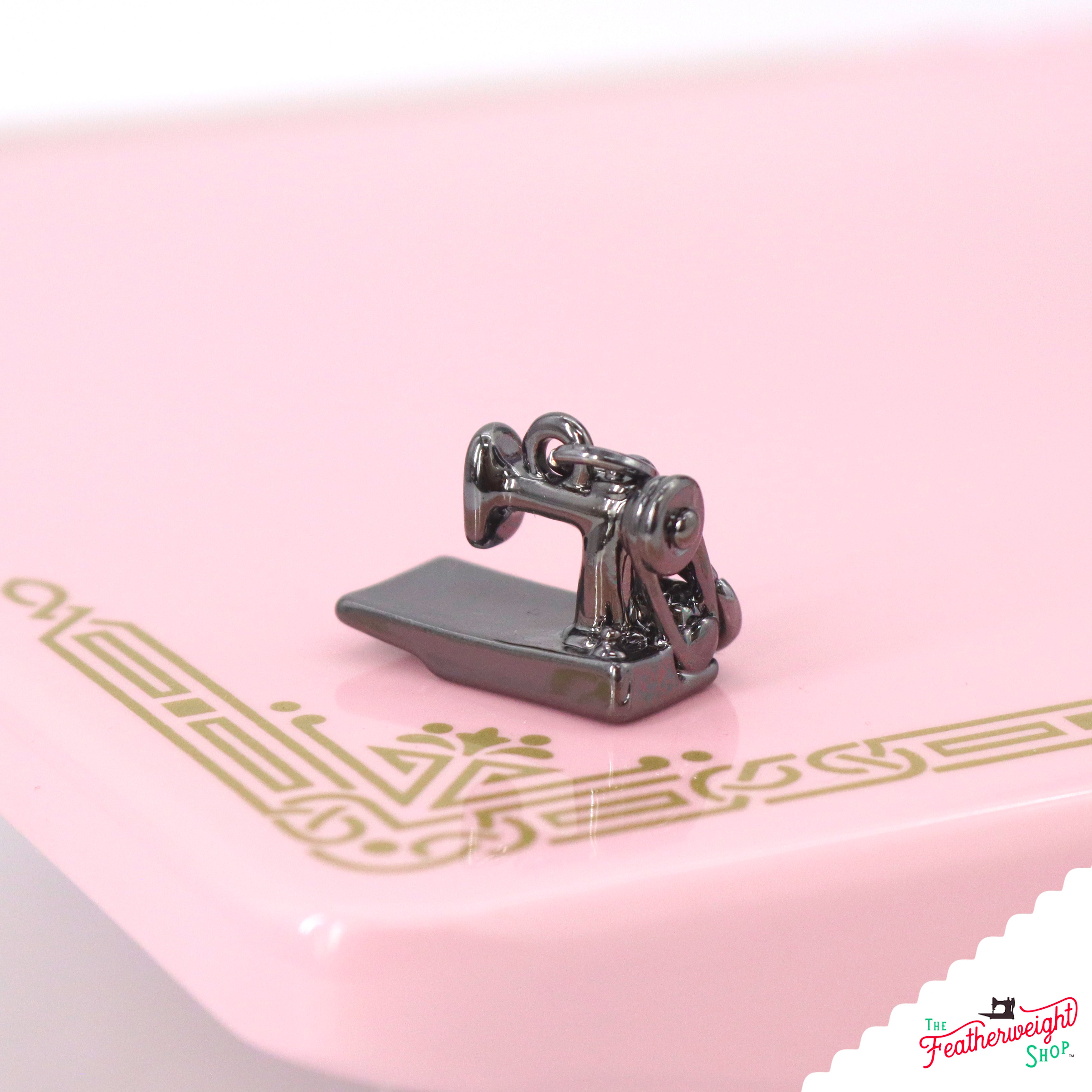 Zipper Pull & Charm, Singer Featherweight