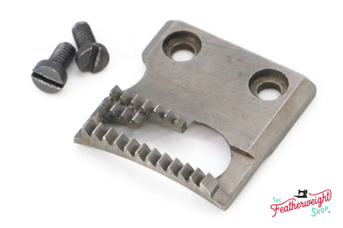 Feed Dogs with Screws, Singer Featherweight FREE-ARM 222 (Vintage Original)