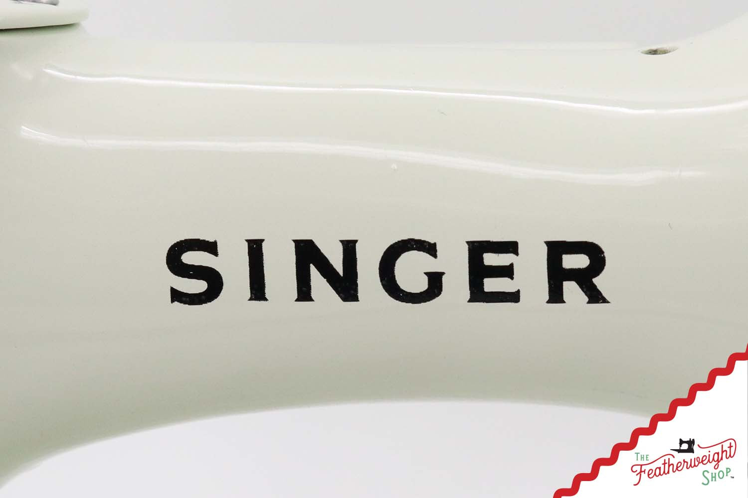 Singer Featherweight 221K Sewing Machine, WHITE FA22365* - RARE Case!