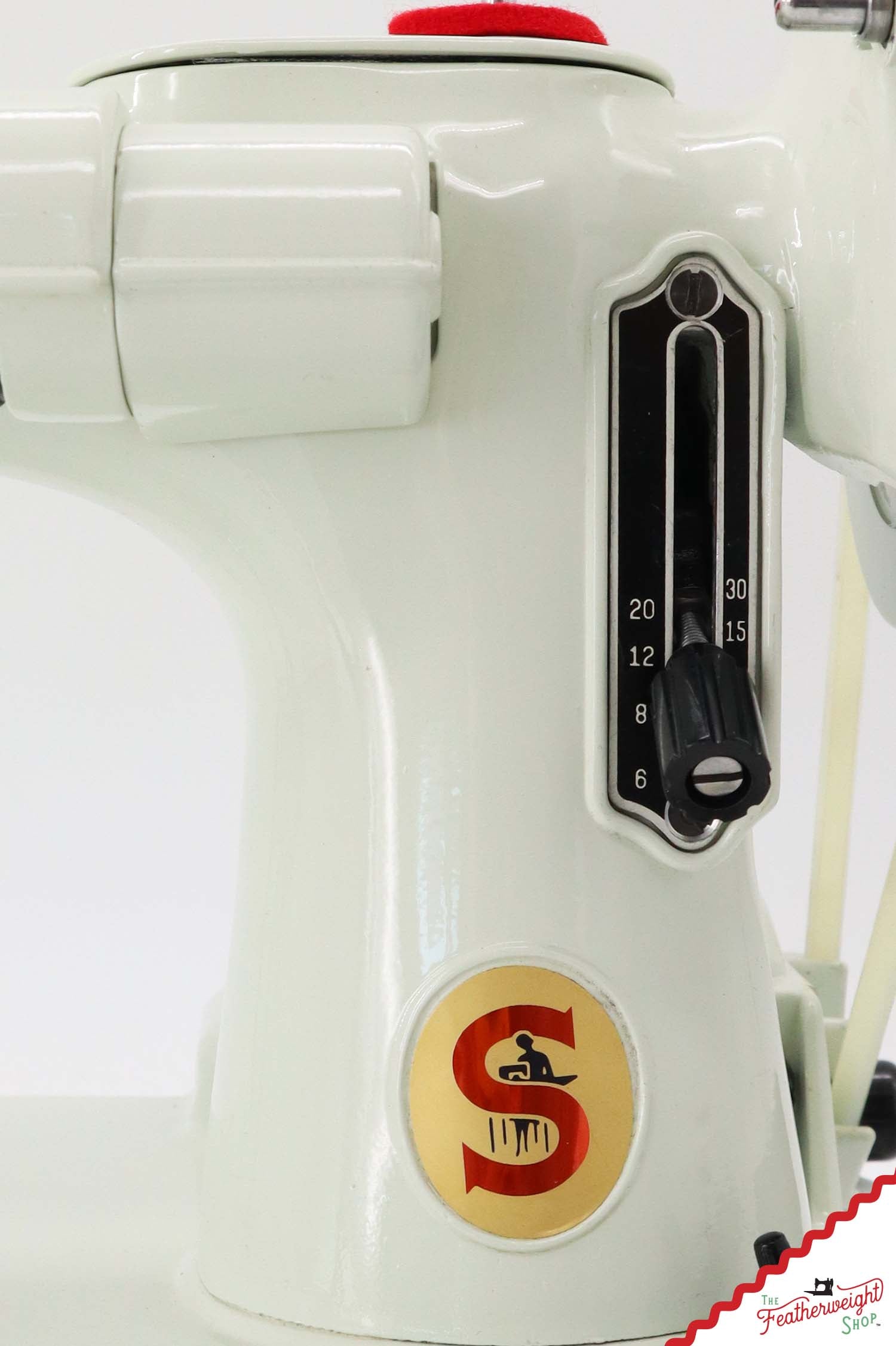 Singer Featherweight 221K Sewing Machine, WHITE FA22365* - RARE Case!