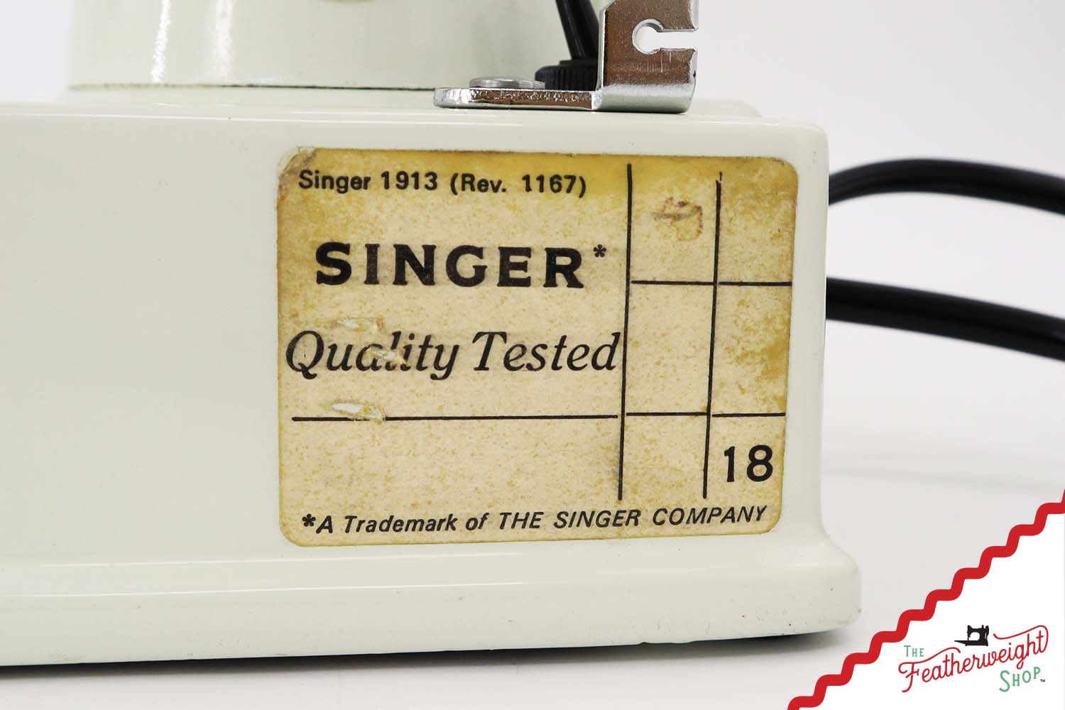 Singer Featherweight 221K Sewing Machine, WHITE FA22365* - RARE Case!