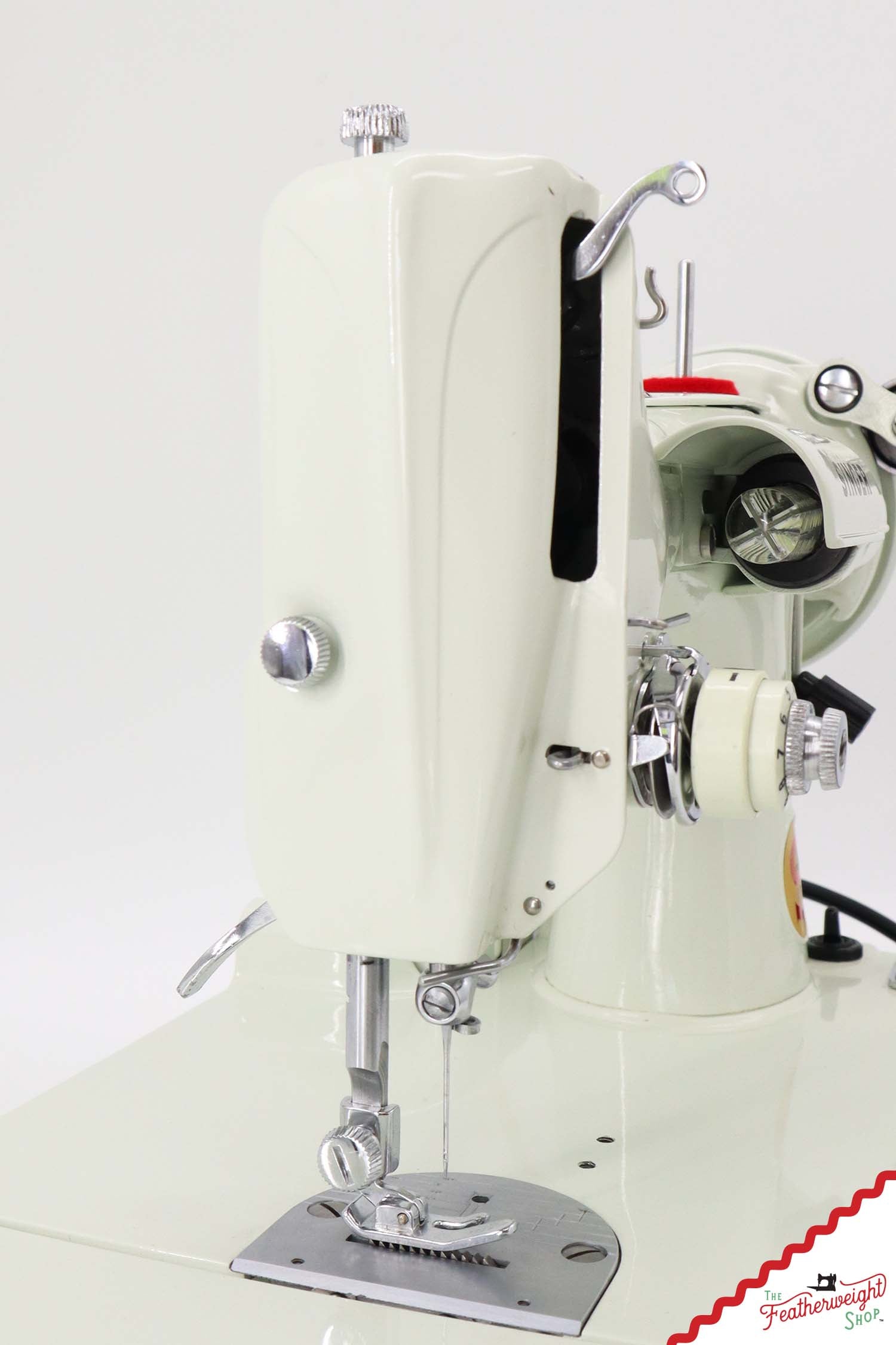 Singer Featherweight 221K Sewing Machine, WHITE FA22365* - RARE Case!
