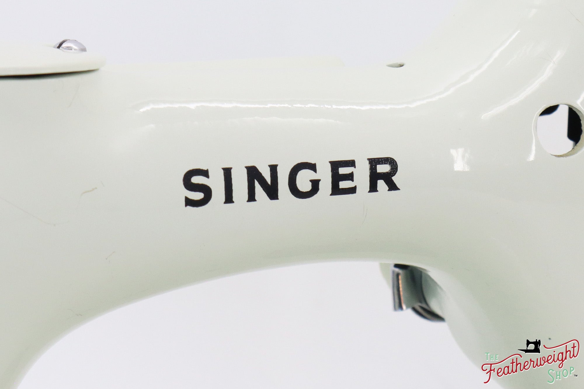 Singer Featherweight 221K Sewing Machine, WHITE EY853*** - RARE Case!