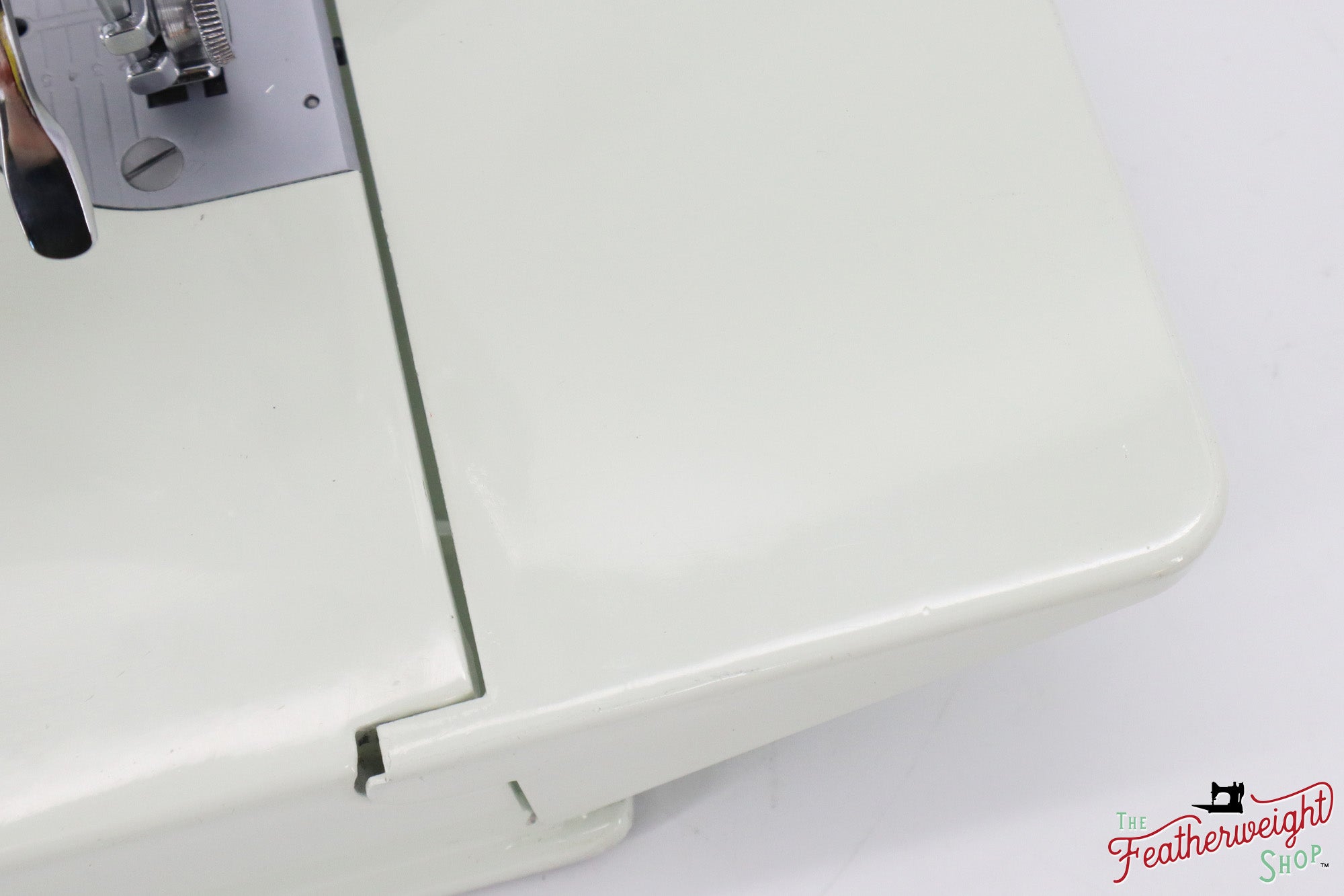 Singer Featherweight 221K Sewing Machine, WHITE EY853*** - RARE Case!