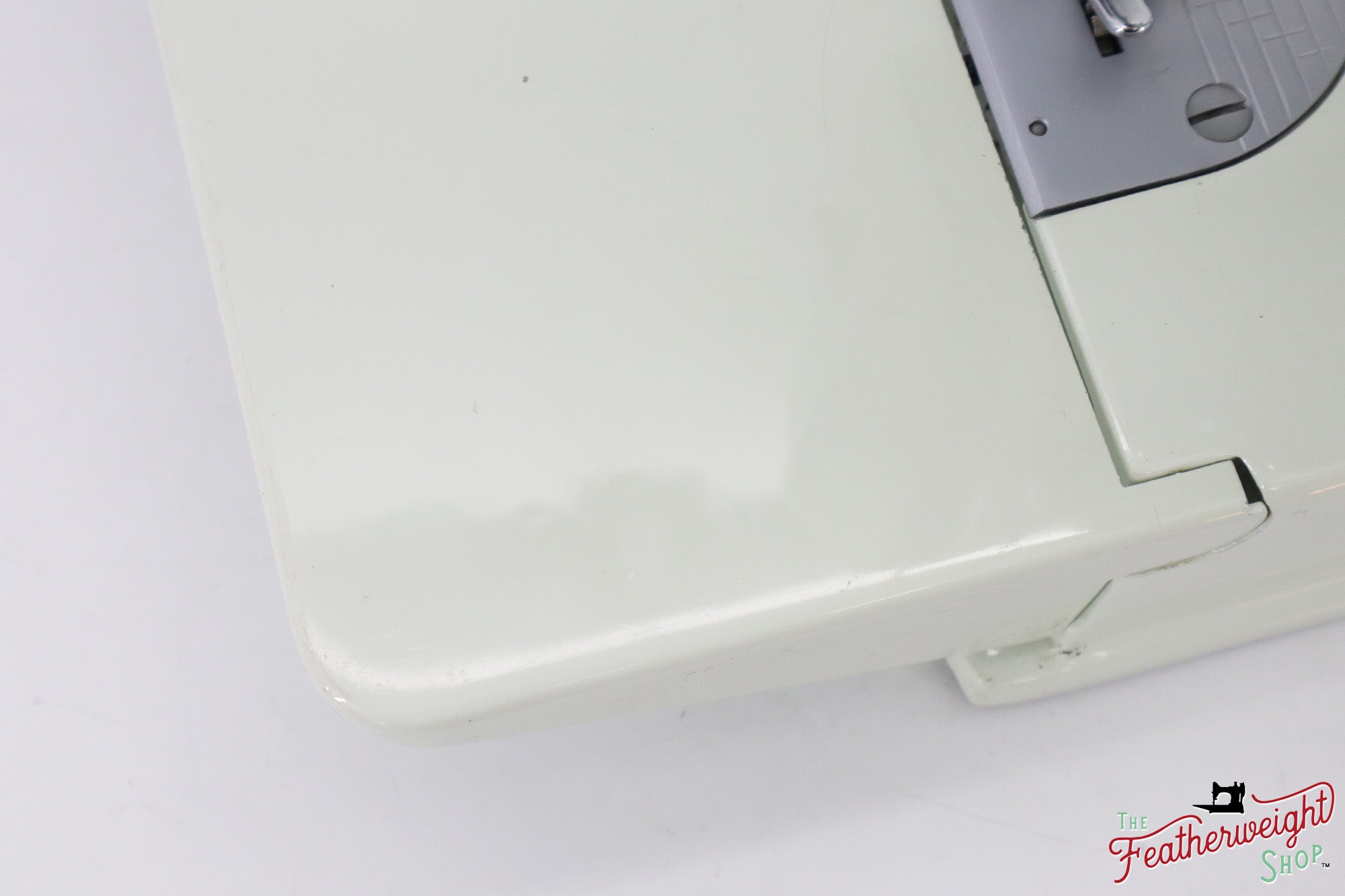 Singer Featherweight 221K Sewing Machine, WHITE EY853*** - RARE Case!