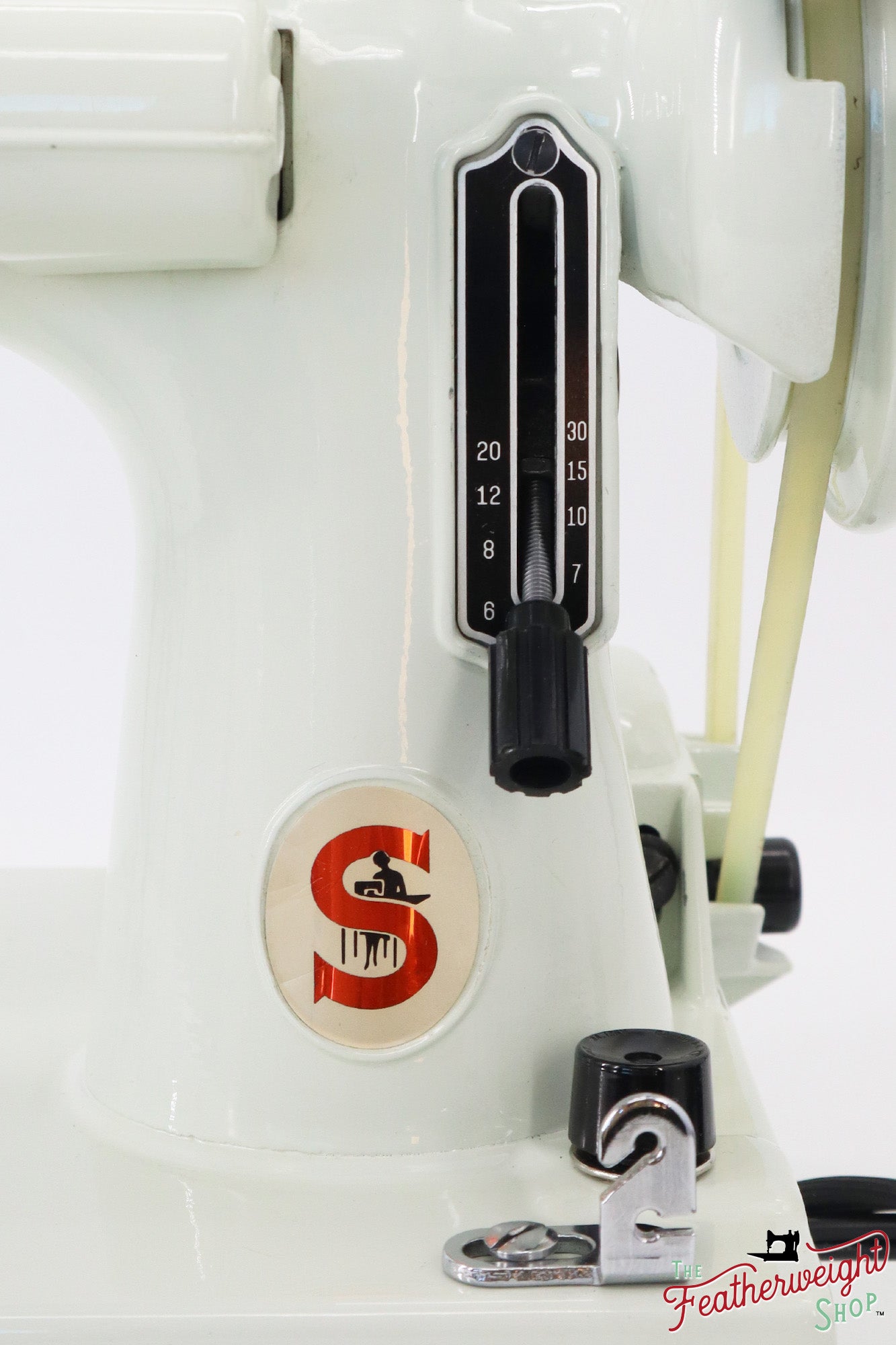 Singer Featherweight 221K Sewing Machine, WHITE EY853*** - RARE Case!