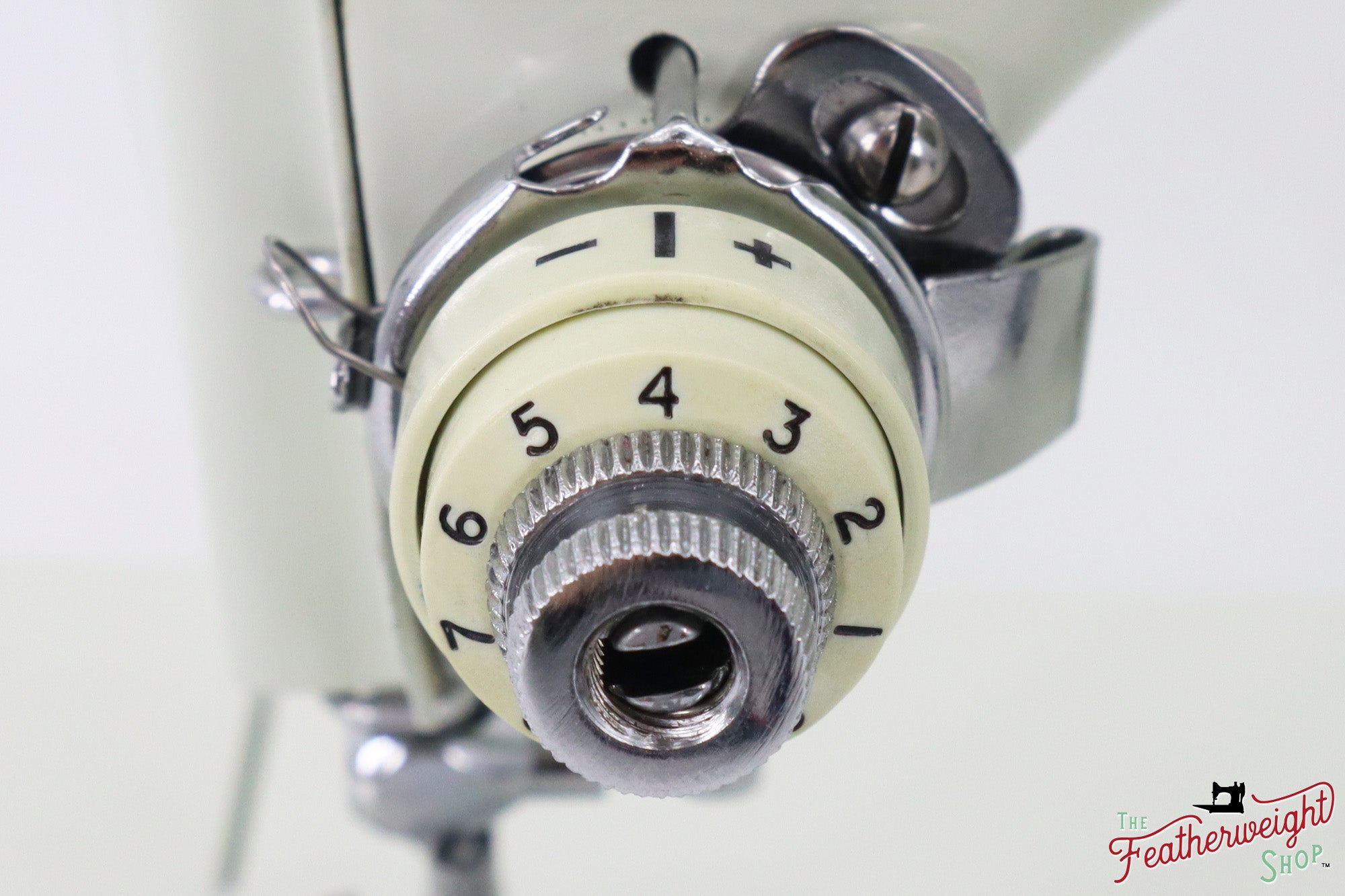 Singer Featherweight 221K Sewing Machine, WHITE EY853*** - RARE Case!