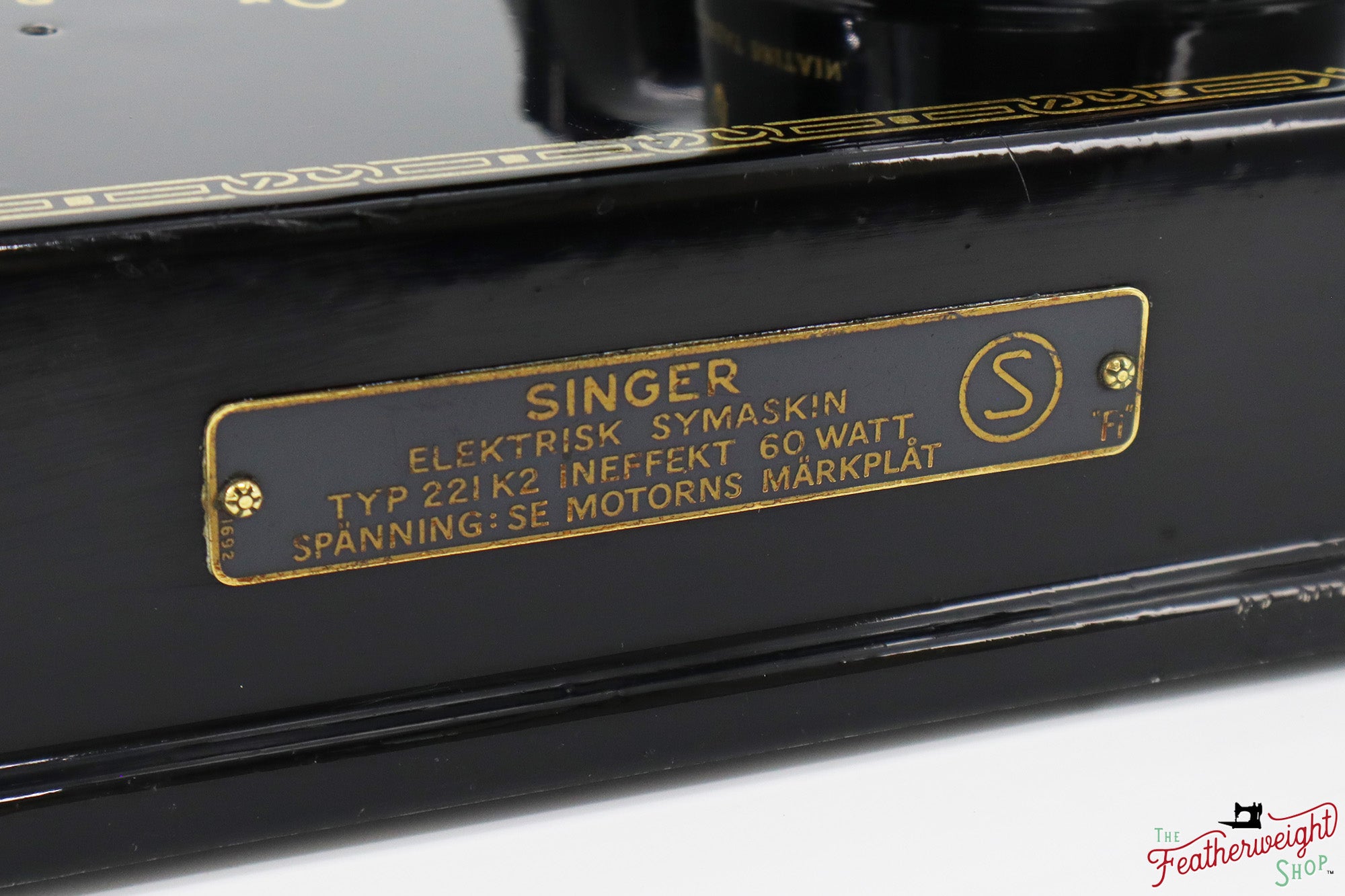 Singer Featherweight Swedish 221K Sewing Machine, EH0030**