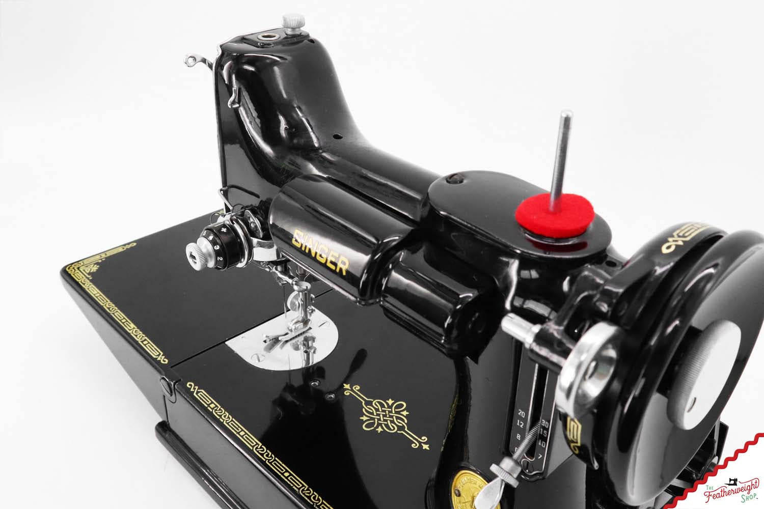 Singer Featherweight 221 Sewing Machine, AH222*** - 1947