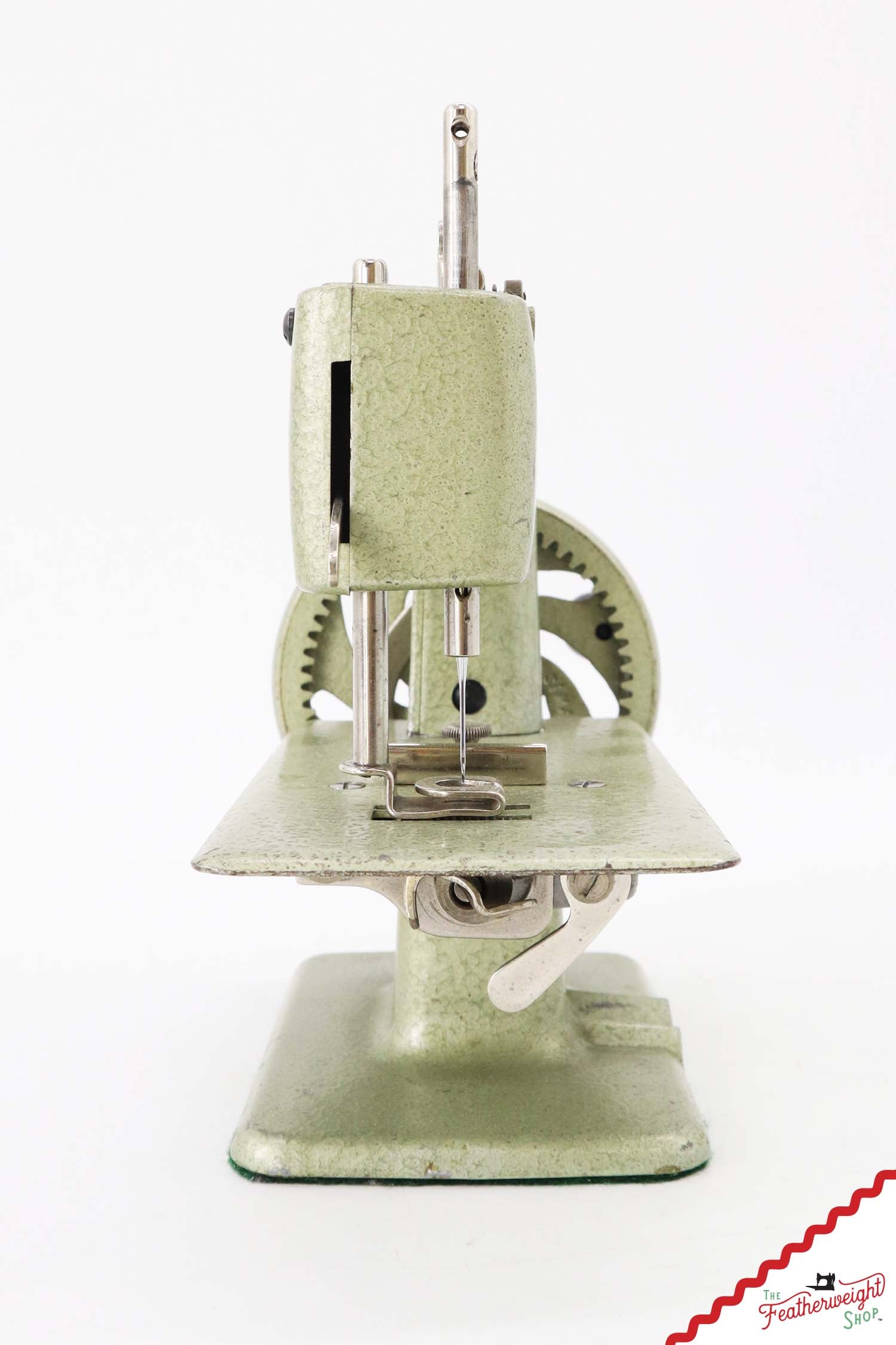 Singer Sewhandy Model 20, Hammered Green - October 2025, Faire