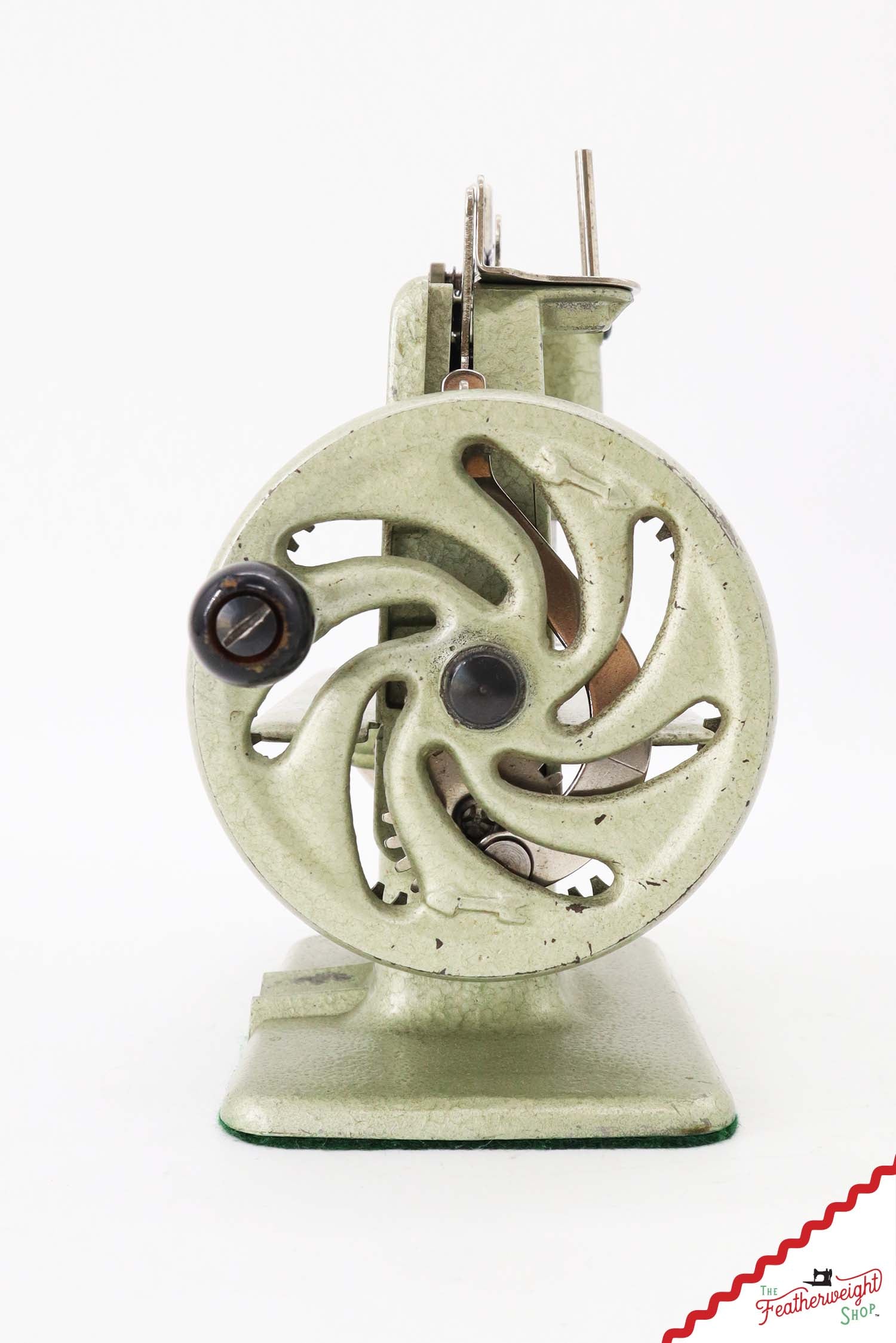 Singer Sewhandy Model 20, Hammered Green - October 2025, Faire