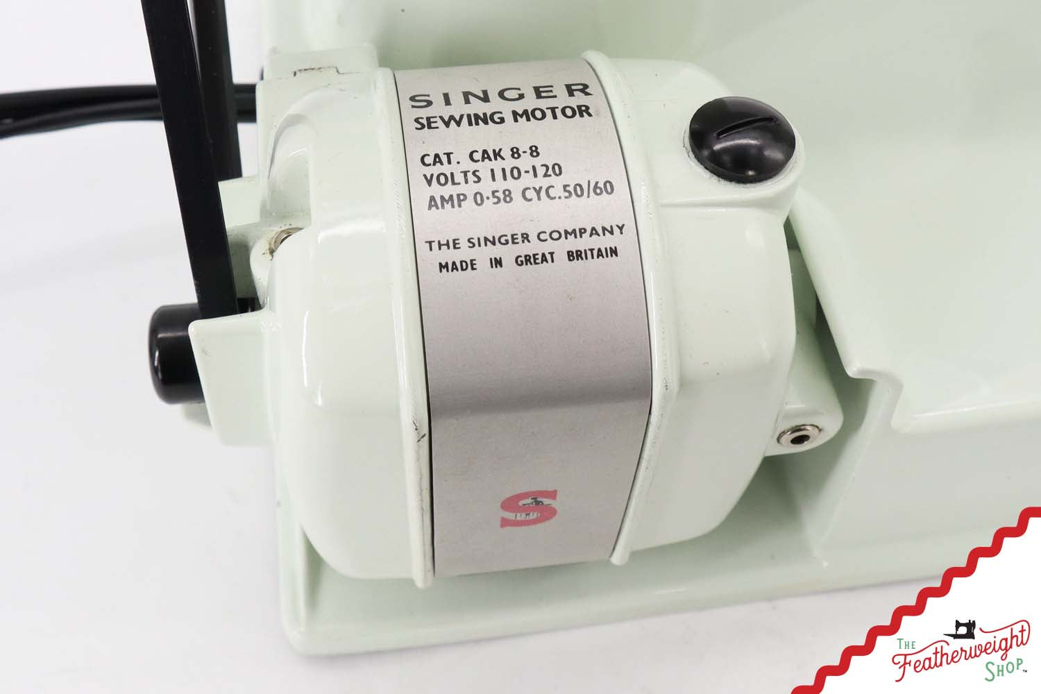 Singer Featherweight 221K Sewing Machine, WHITE - EV943***