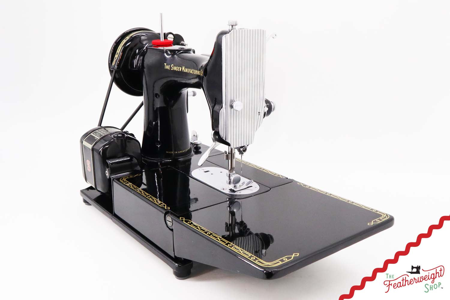 Singer Featherweight 222K Sewing Machine, Red 'S' - ER3172** - 1960