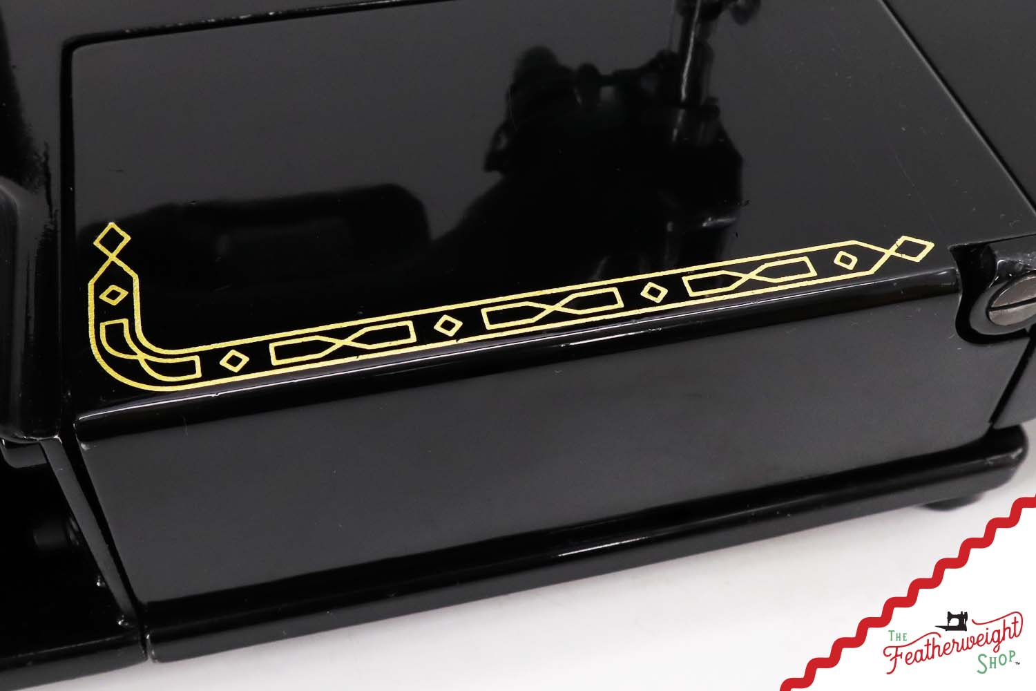 Singer Featherweight 222K Sewing Machine, Red 'S' - ER3172** - 1960