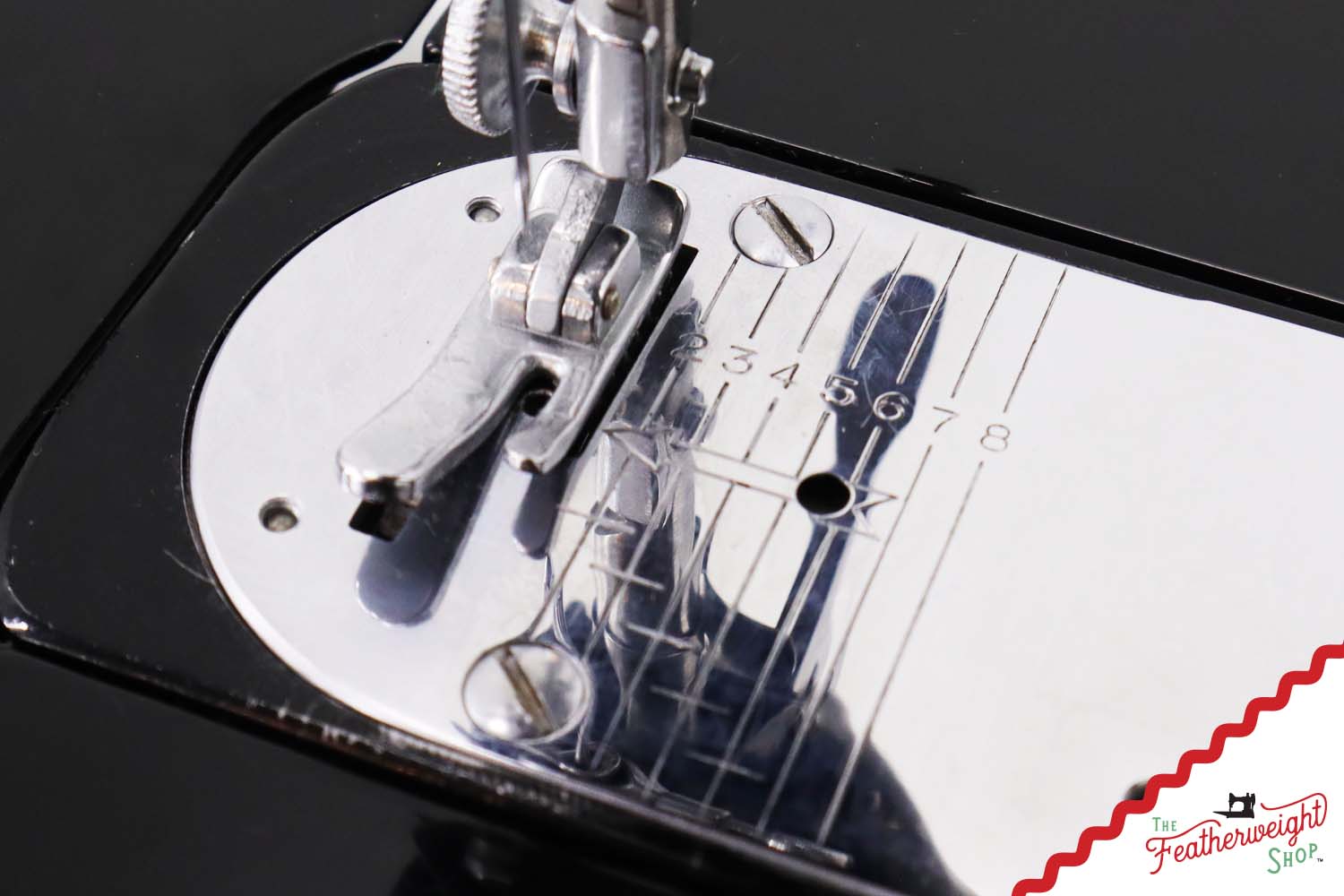 Singer Featherweight 222K Sewing Machine, Red 'S' - ER3172** - 1960