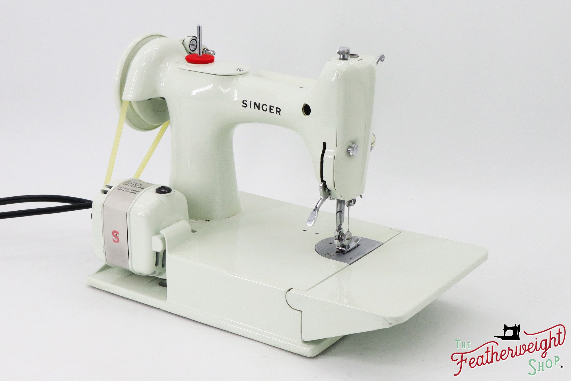 Singer Featherweight 221K Sewing Machine, WHITE EV9937** - RARE Case!