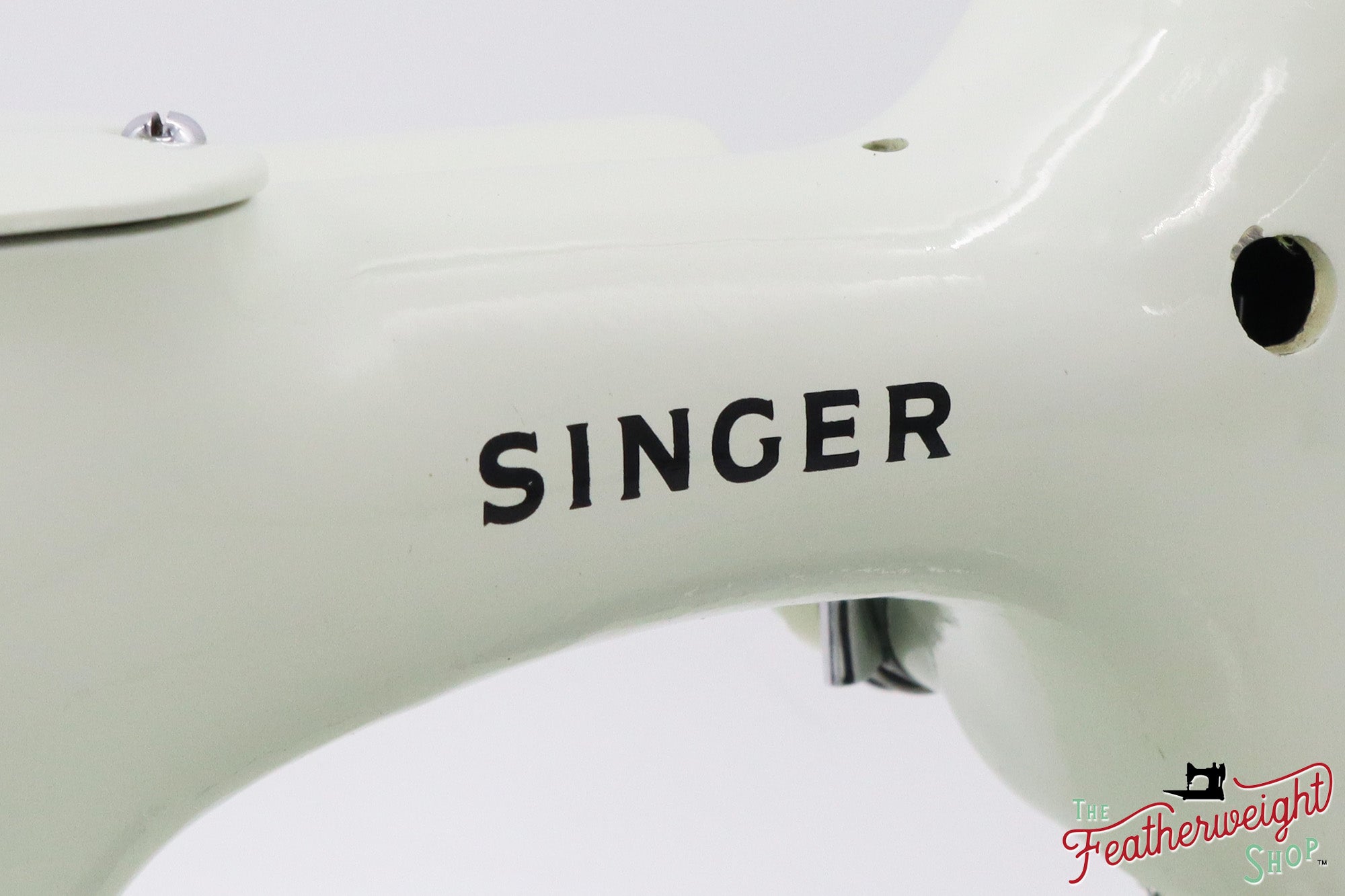 Singer Featherweight 221K Sewing Machine, WHITE EV9937** - RARE Case!