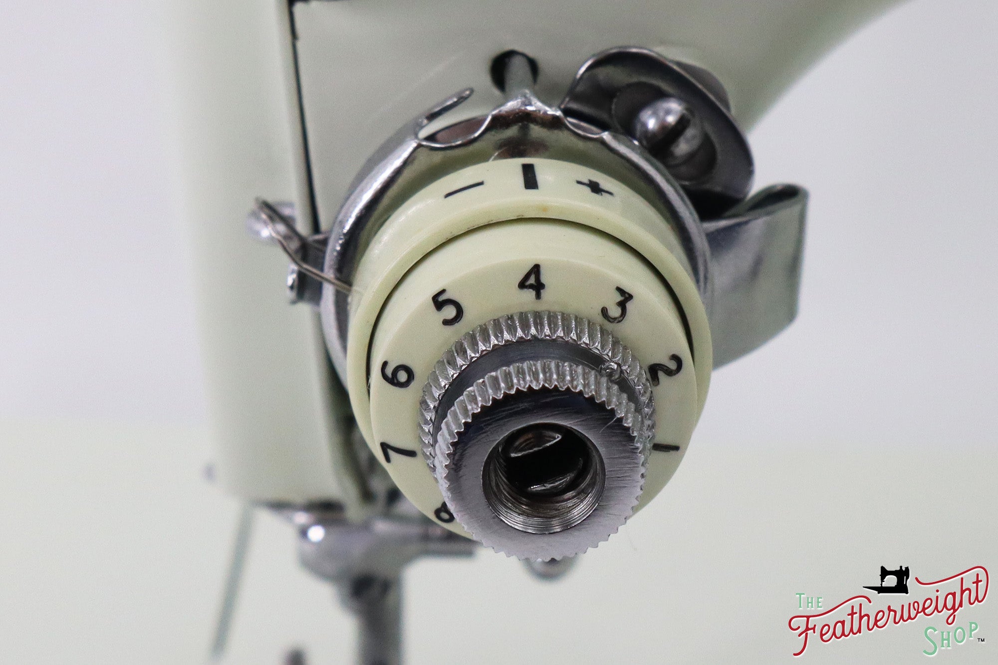 Singer Featherweight 221K Sewing Machine, WHITE EV9937** - RARE Case!