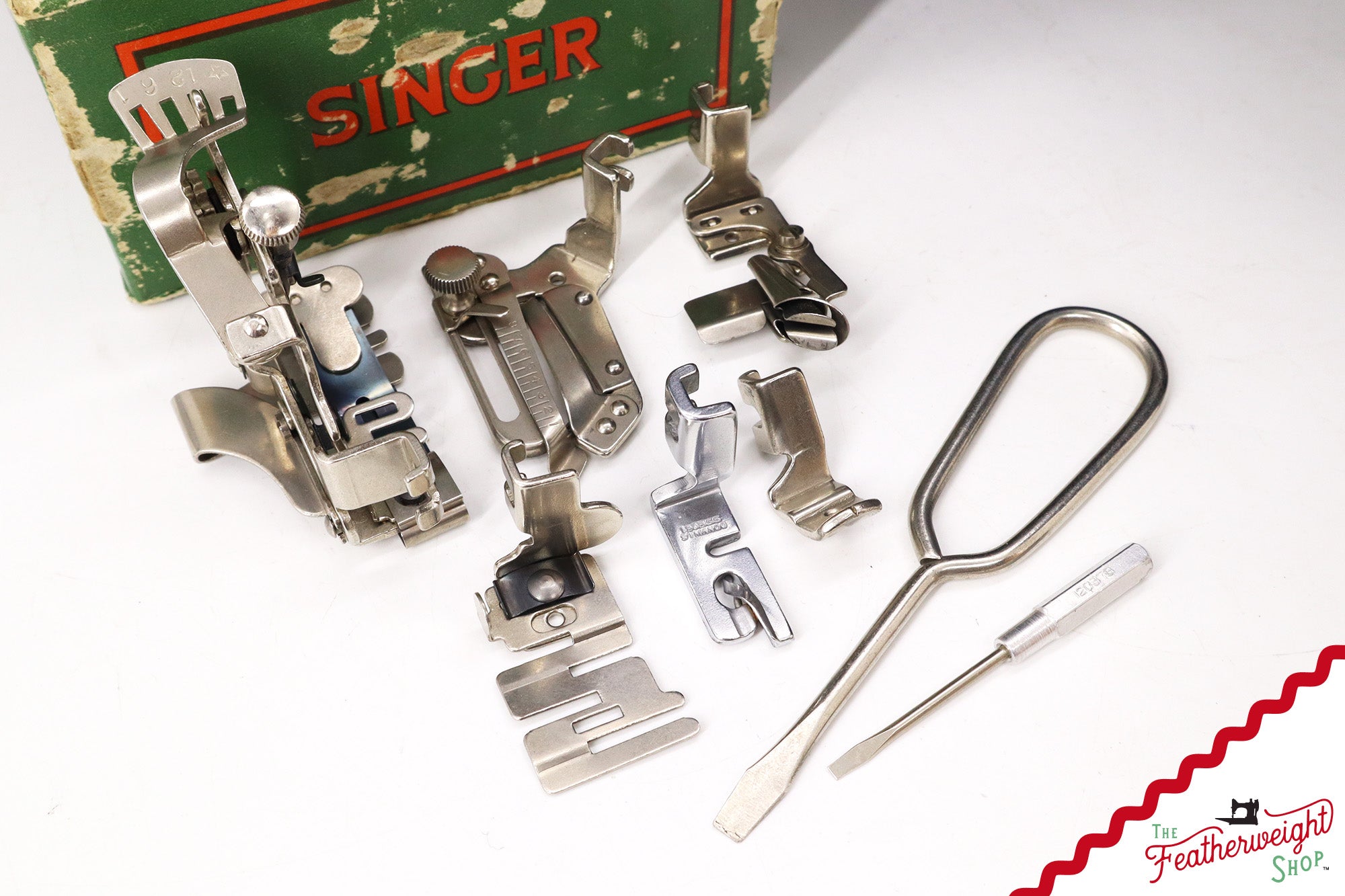 Singer Featherweight 221K Sewing Machine, 1955 - EK209***