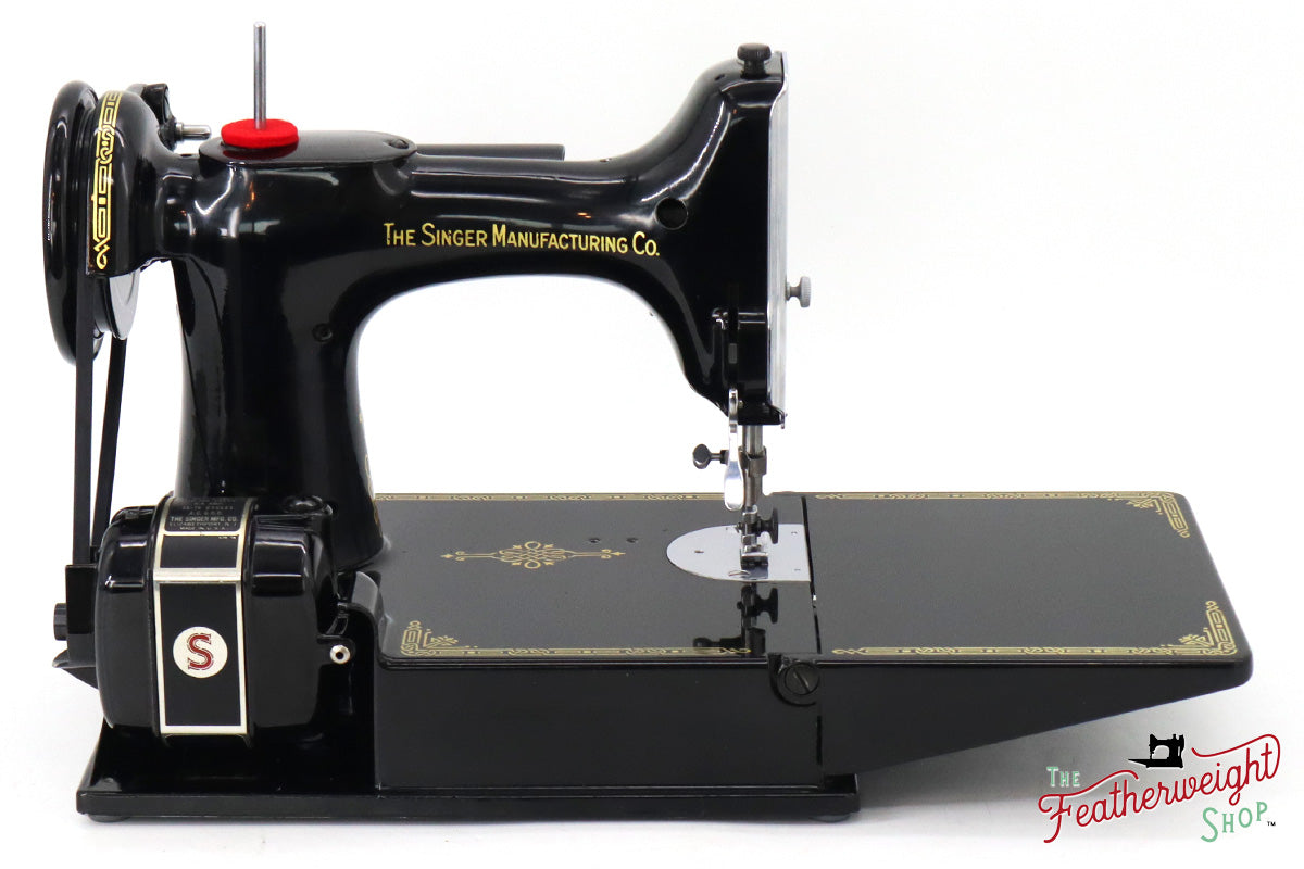 Singer Featherweight 221 Sewing Machine, Centennial: AK606***