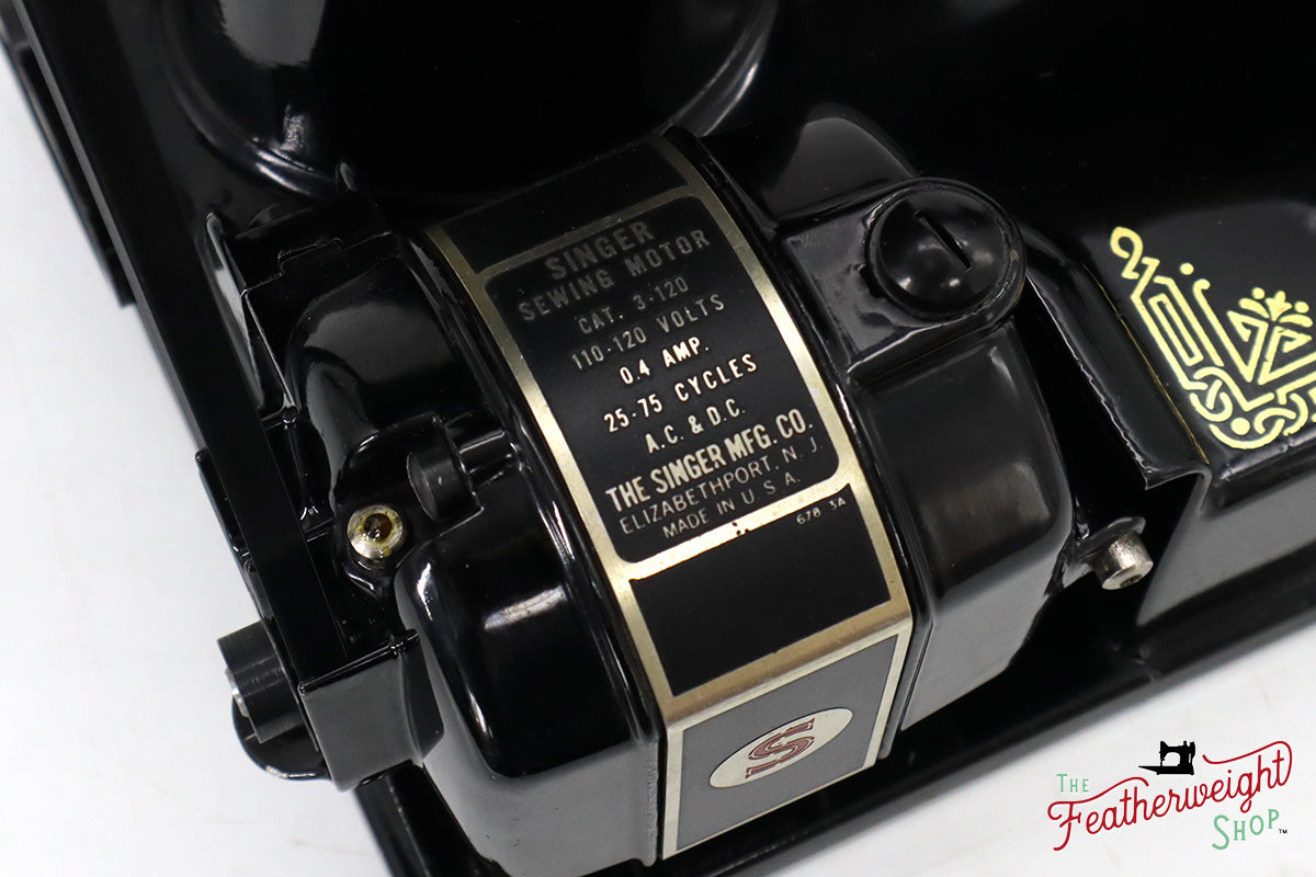 Singer Featherweight 221 Sewing Machine, Centennial: AK606***