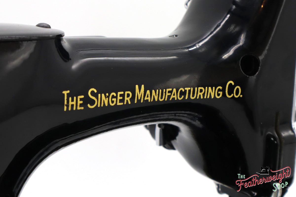 Singer Featherweight 221 Sewing Machine, Centennial: AK606***