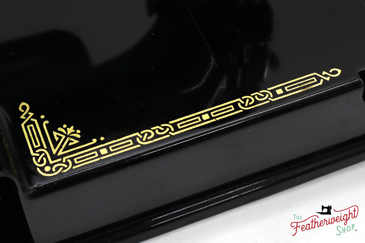 Singer Featherweight 221 Sewing Machine, Centennial: AK606***