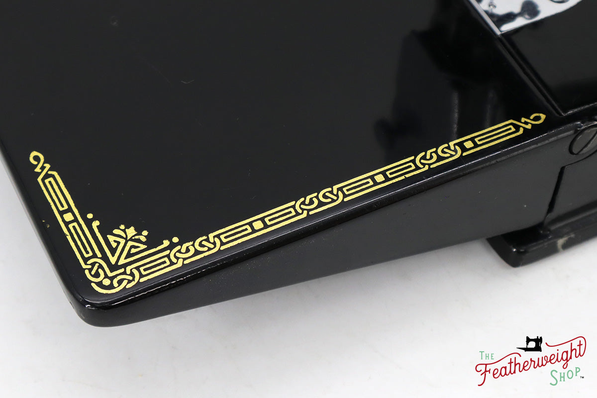 Singer Featherweight 221 Sewing Machine, Centennial: AK606***