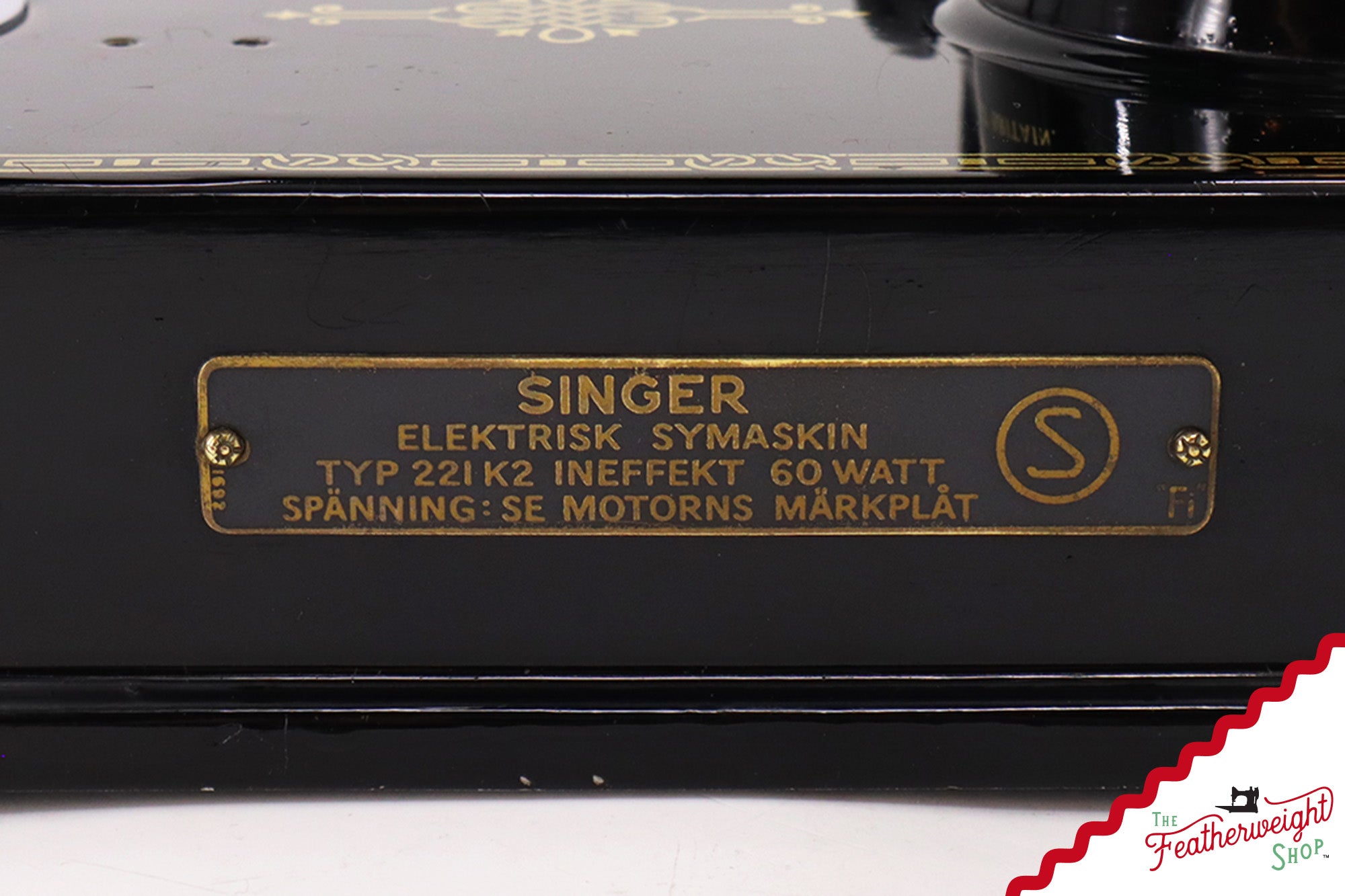 Singer Featherweight Swedish 221K Sewing Machine, EH00555*
