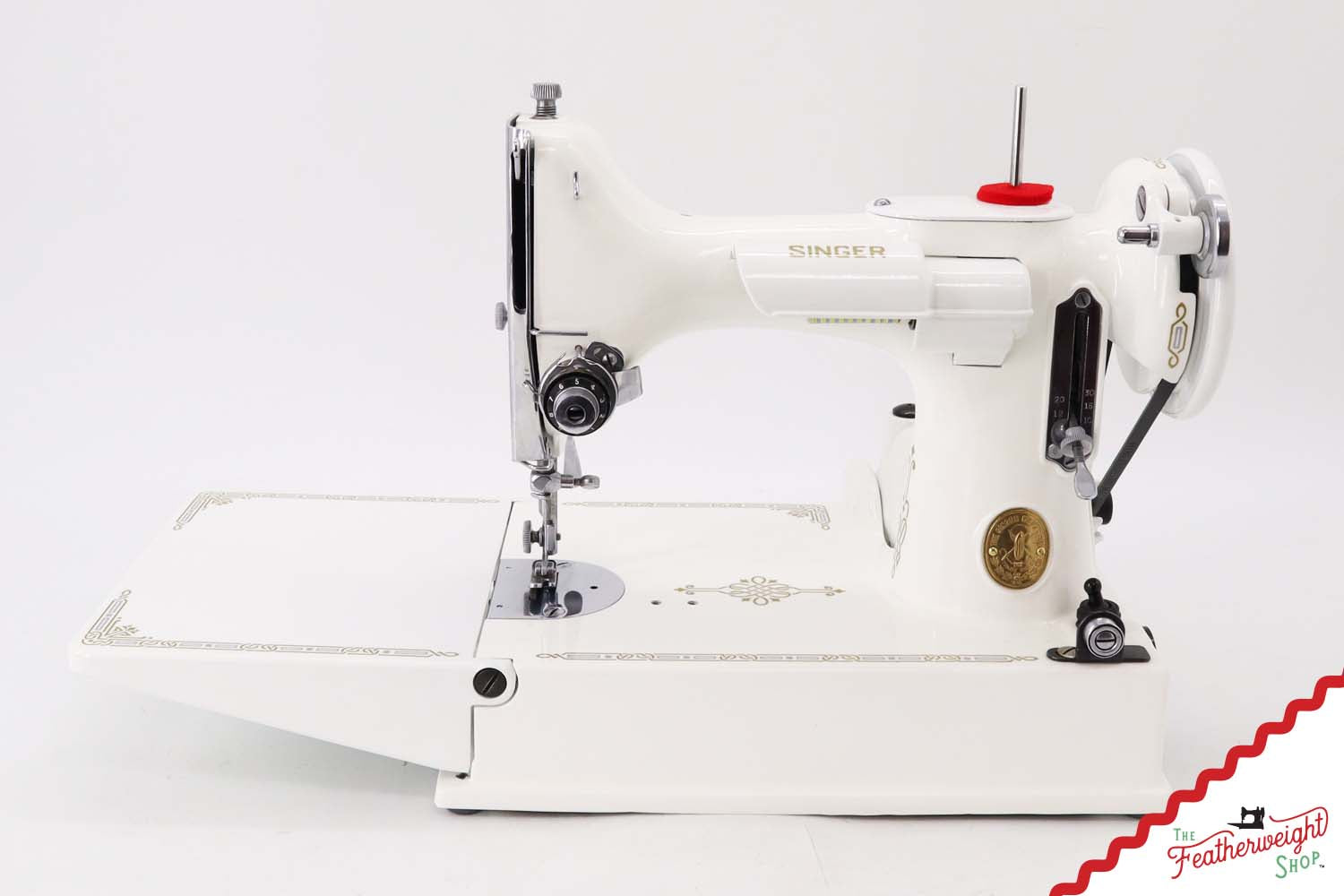 Featherweight 221K Sewing Machine, EE152*** - 1947