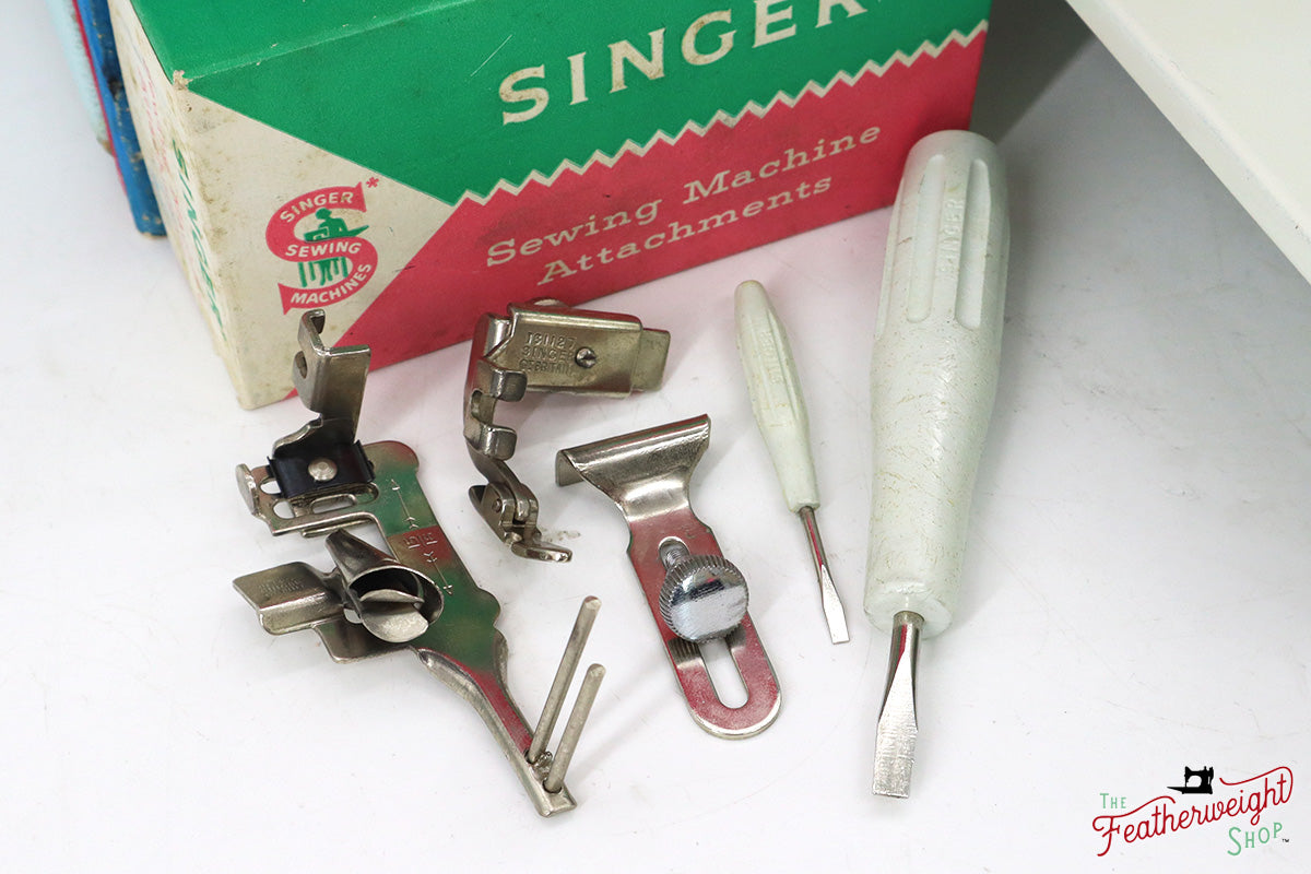 Singer Featherweight 221K Sewing Machine, British WHITE EW068***