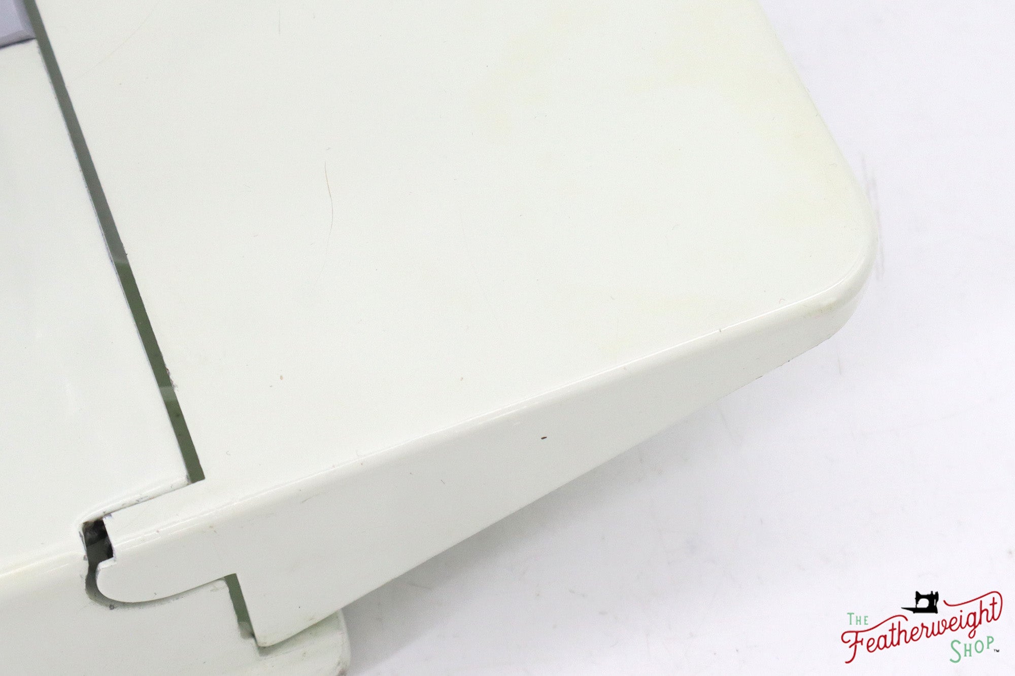 Singer Featherweight 221K Sewing Machine, British WHITE EW068***