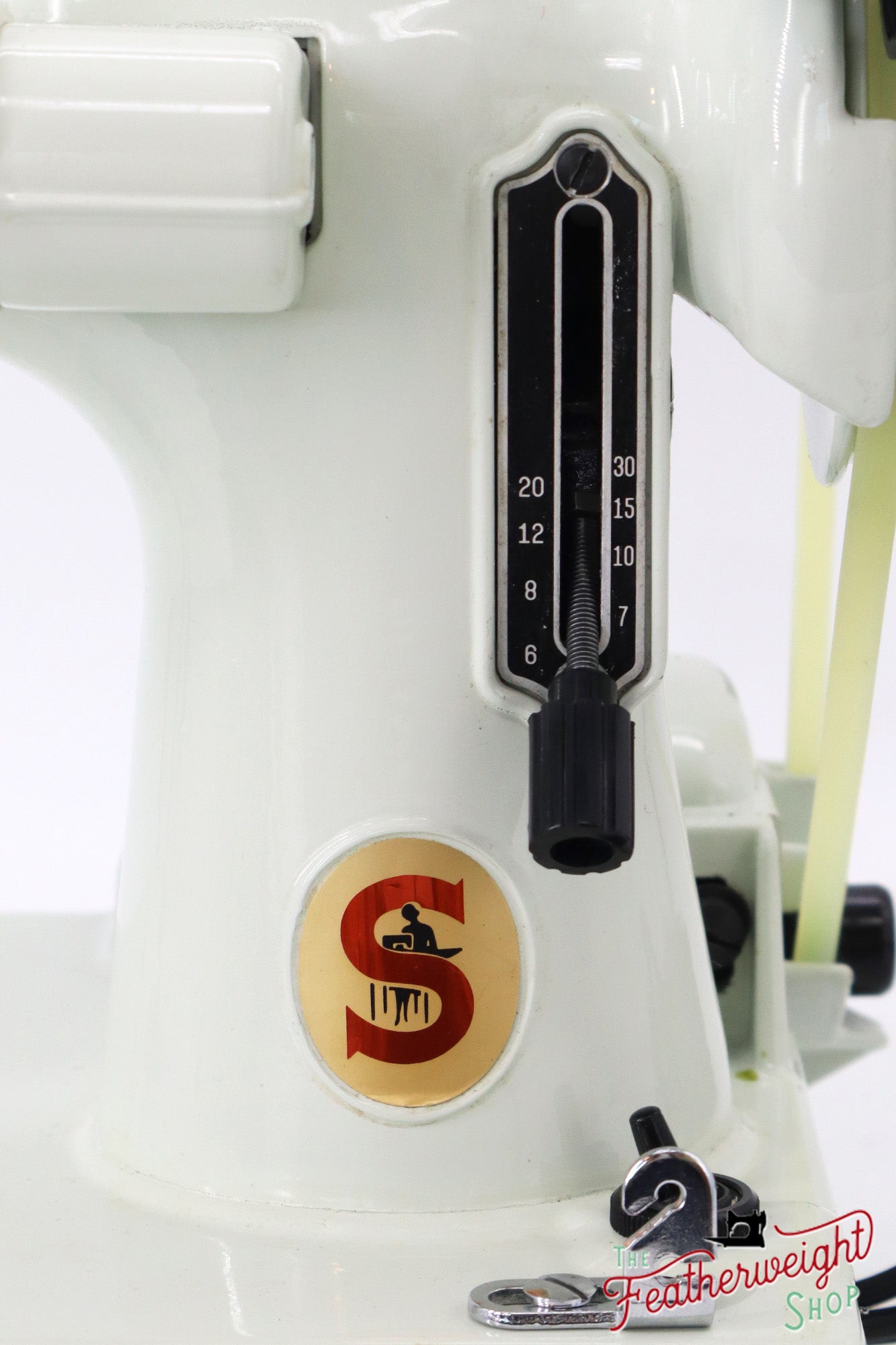 Singer Featherweight 221K Sewing Machine, British WHITE EW068***