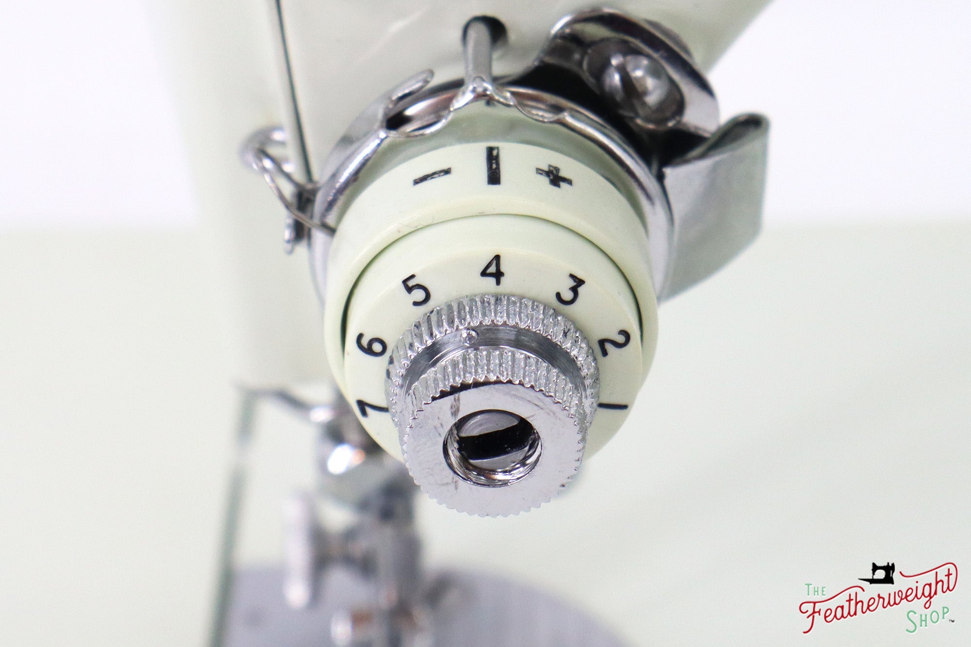 Singer Featherweight 221K Sewing Machine, British WHITE EW068***