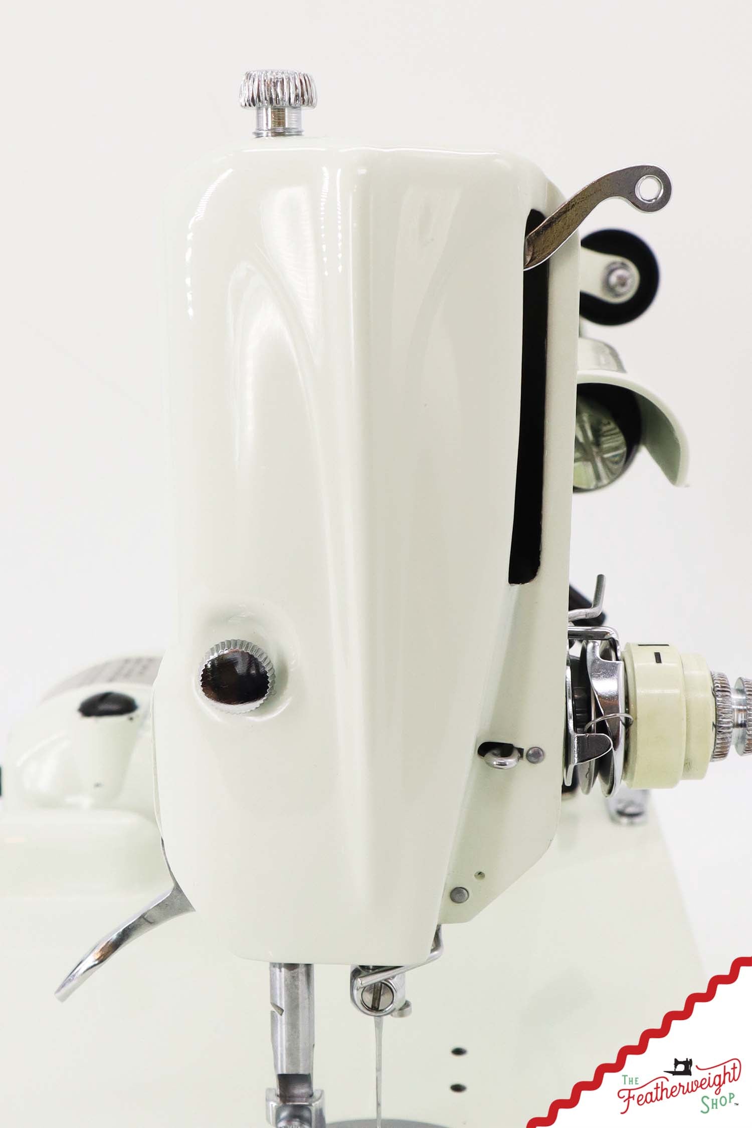 Singer Featherweight 221K Sewing Machine, WHITE - EY993***