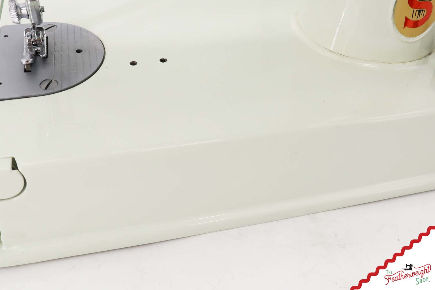 Singer Featherweight 221K Sewing Machine, WHITE - EY993***