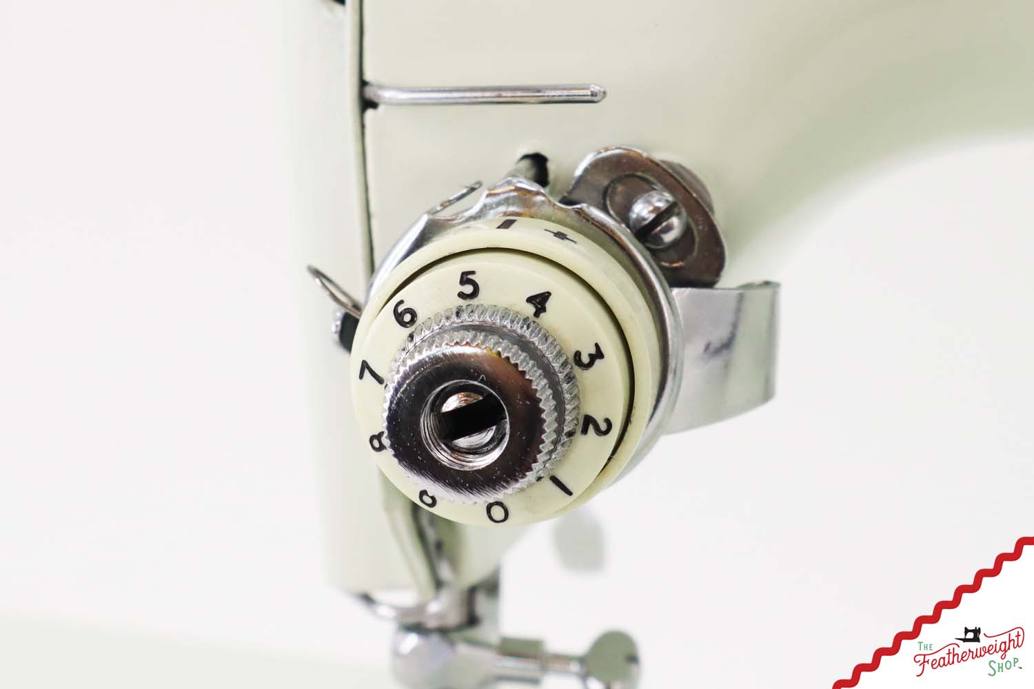 Singer Featherweight 221K Sewing Machine, WHITE - EY993***