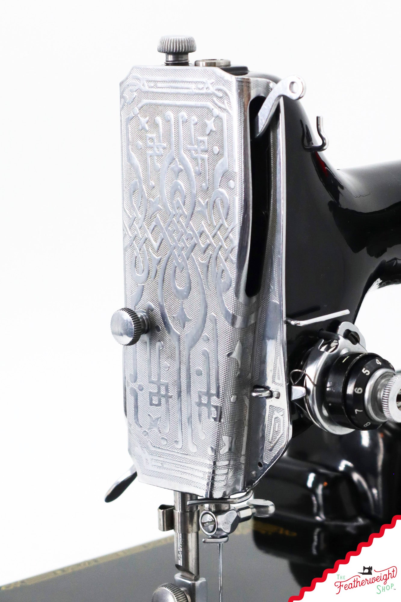 Singer Featherweight 221K Sewing Machine, French EF6885**