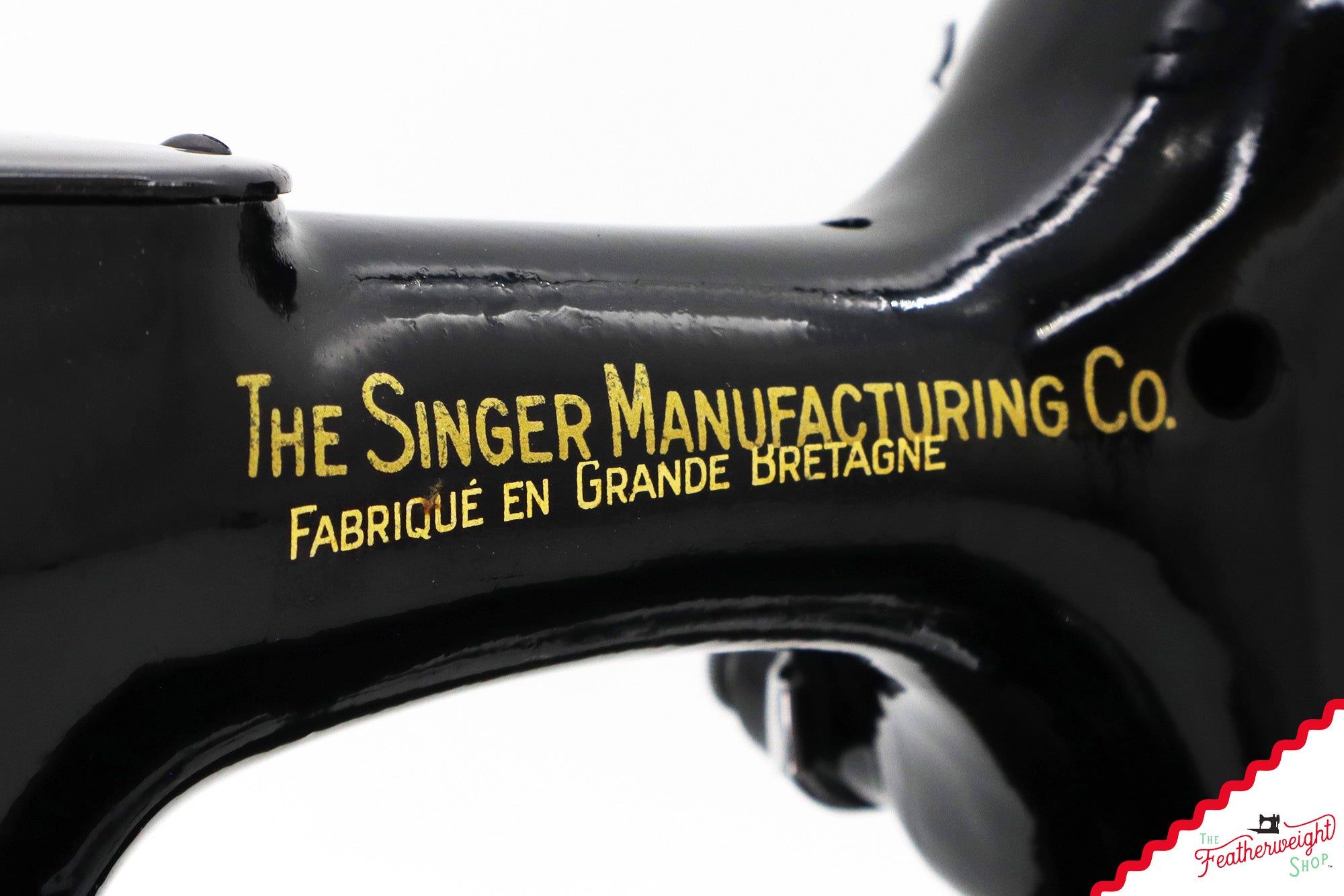 Singer Featherweight 221K Sewing Machine, French EF6885**