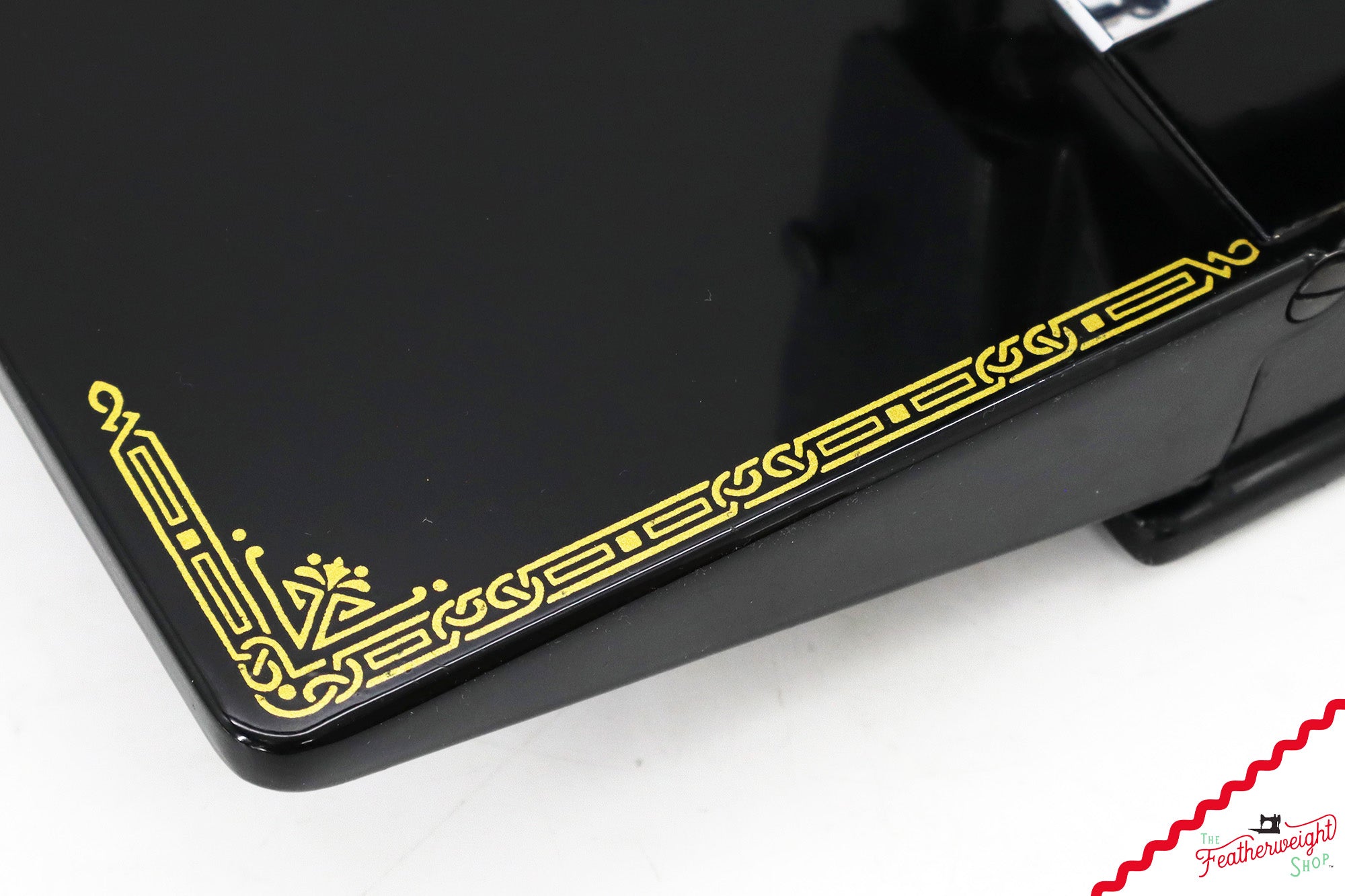 Singer Featherweight 221K Sewing Machine, French EF6885**