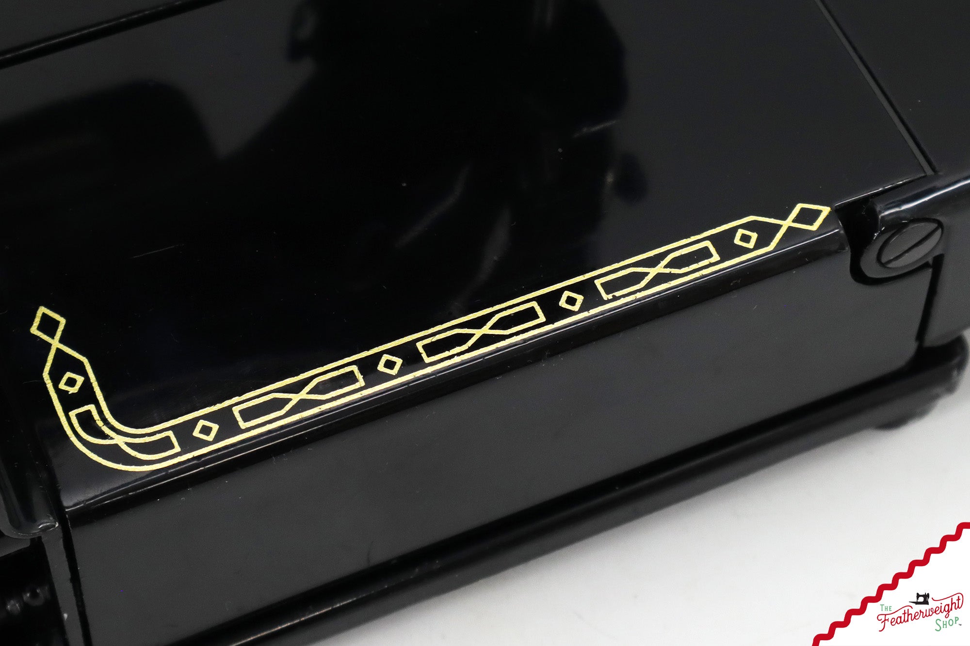 Singer Featherweight 222K Sewing Machine, Red 'S' - ES1670** - 1960