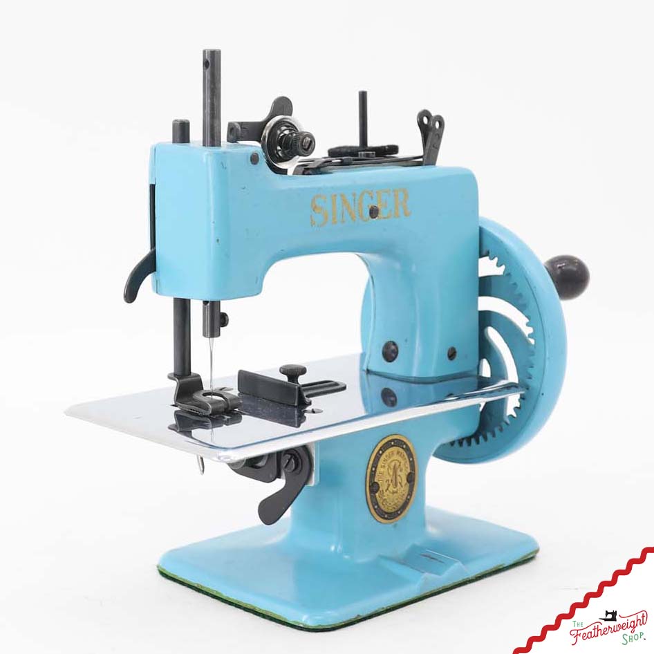 Singer Sewhandy Model 20 - Original Light Azure - RARE, October 2026