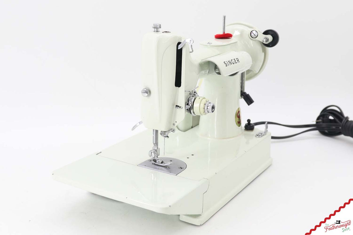 Singer Featherweight 221K Sewing Machine, WHITE EV9897** - RARE Case!
