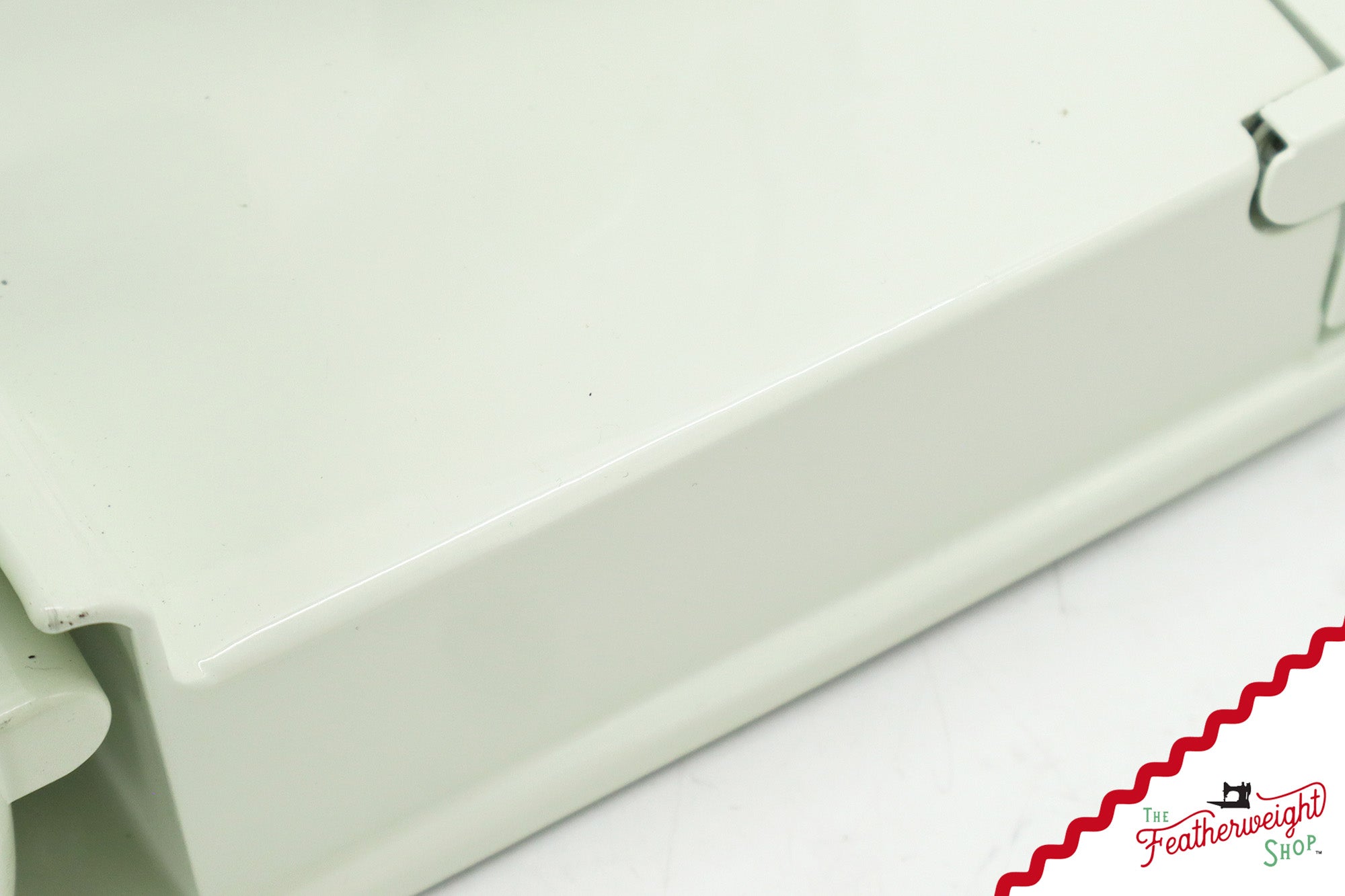 Singer Featherweight 221K Sewing Machine, British WHITE FA236***