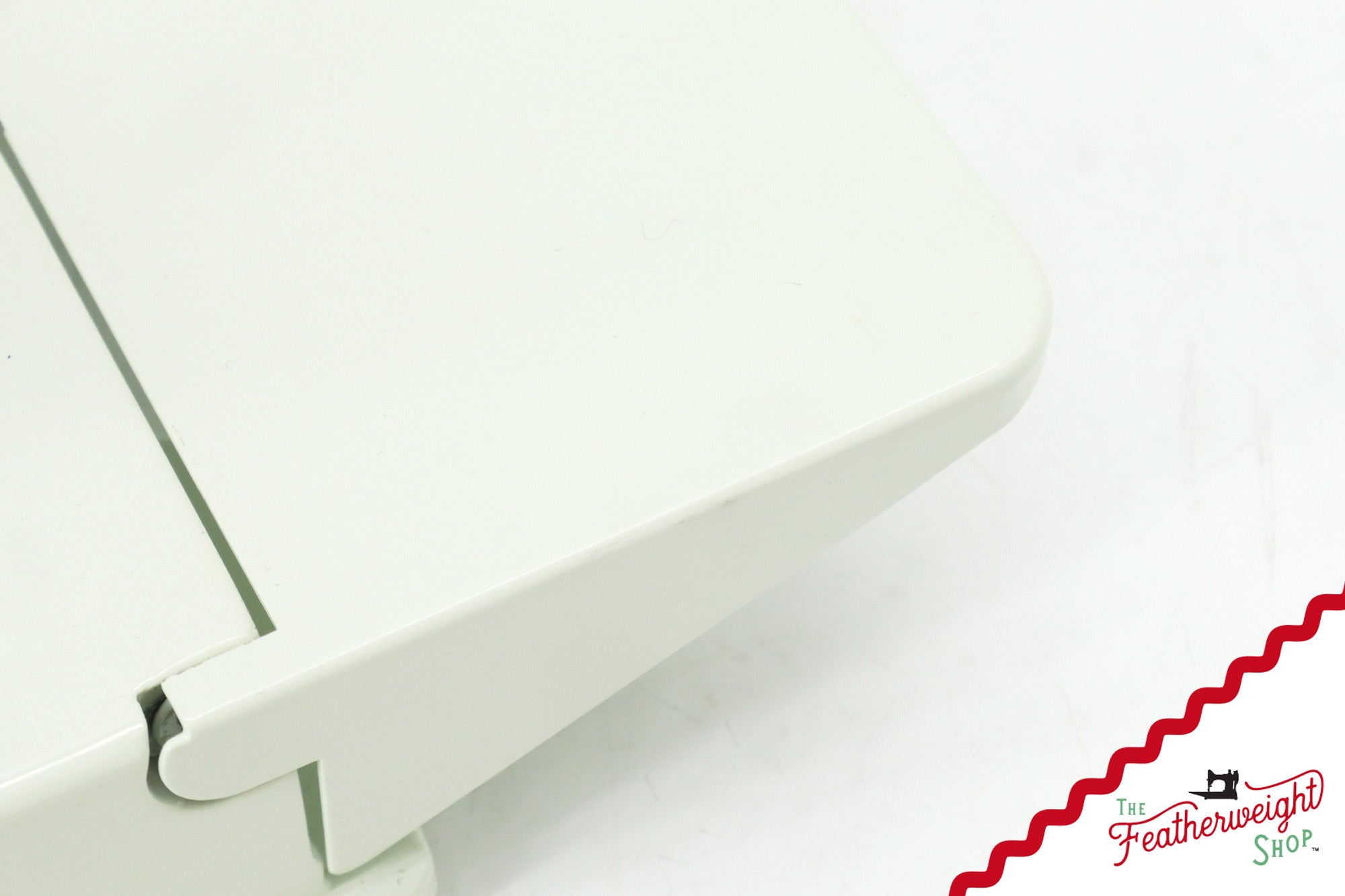 Singer Featherweight 221K Sewing Machine, British WHITE FA236***